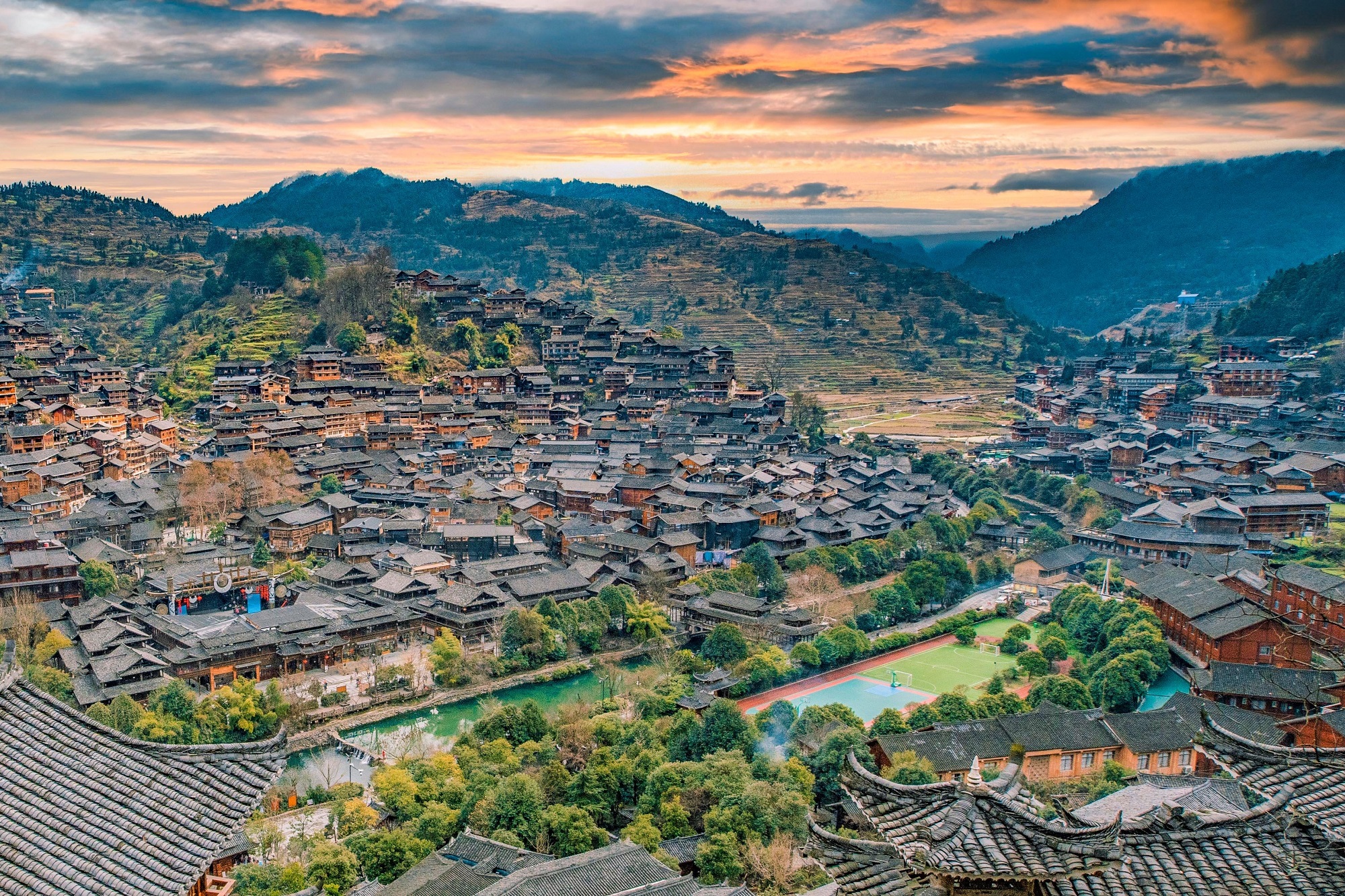 Premium 4-Day Guizhou Tour (National 5A Scenic Spots + Huangguoshu Waterfall + Libo Xiaoqikong + Xijiang Miao Village + Zhenyuan Ancient Town + Mount Fanjing Red Cloud Golden Summit + Complimentary Scenic Area Shuttle & Insurance + Round Trip from Guiyang