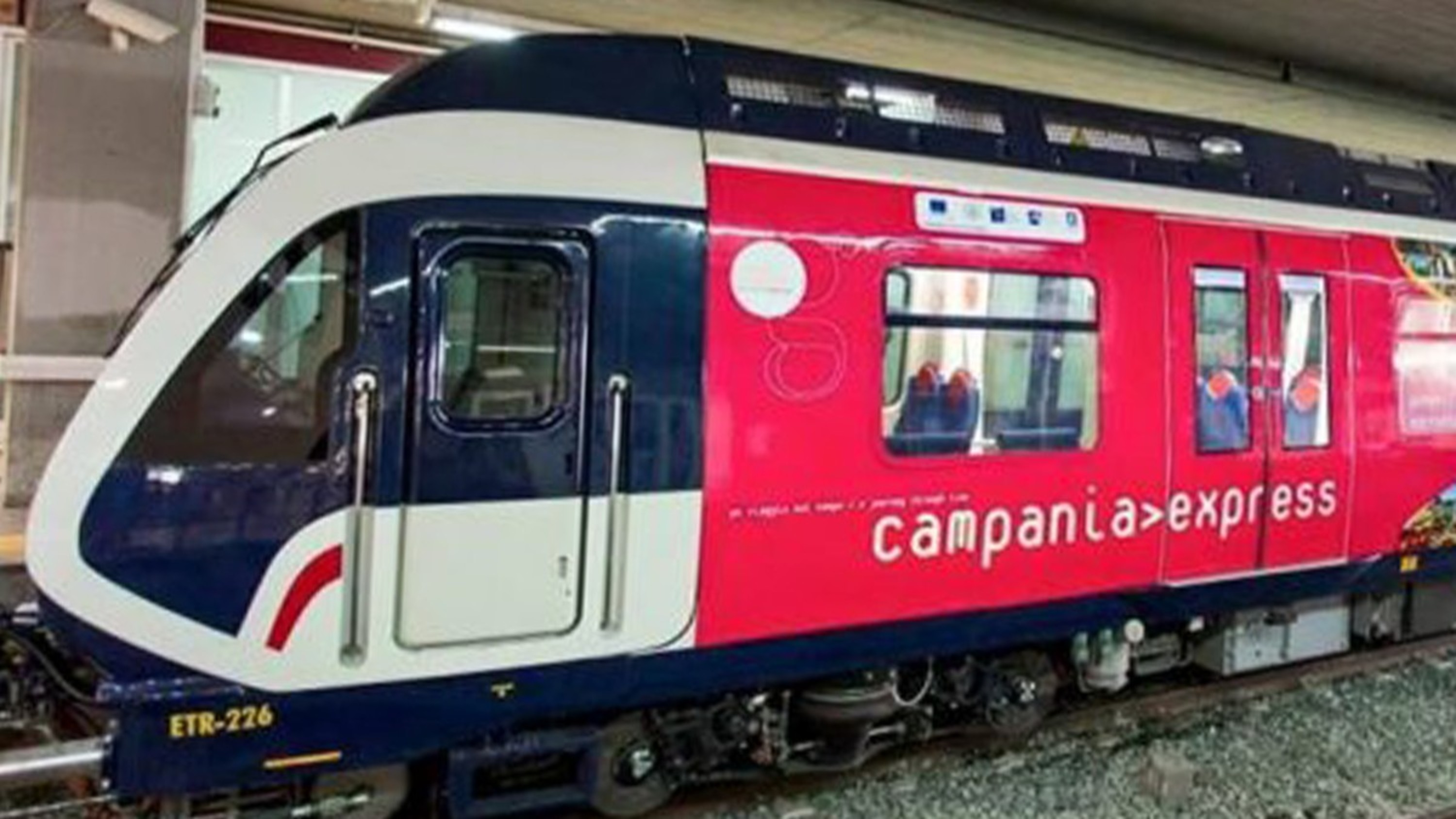 索倫託 - 龐貝古城 (Pompei Scavi) 坎帕尼亞快線 (Campania Express) 共享火車交通服務