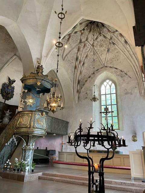 Ultimate Helsinki & Porvoo Tour– Private Car & Local Stories