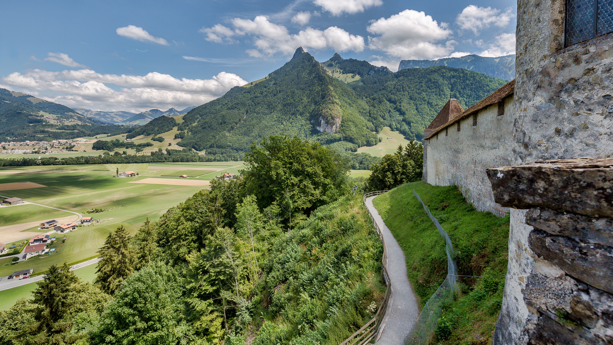 格耶斯冬季之旅：洛桑出發，巧克力工廠和奶酪農場 (Gruyeres Winter Tour: Chocolate Factory, Cheese Farm from Lausanne)