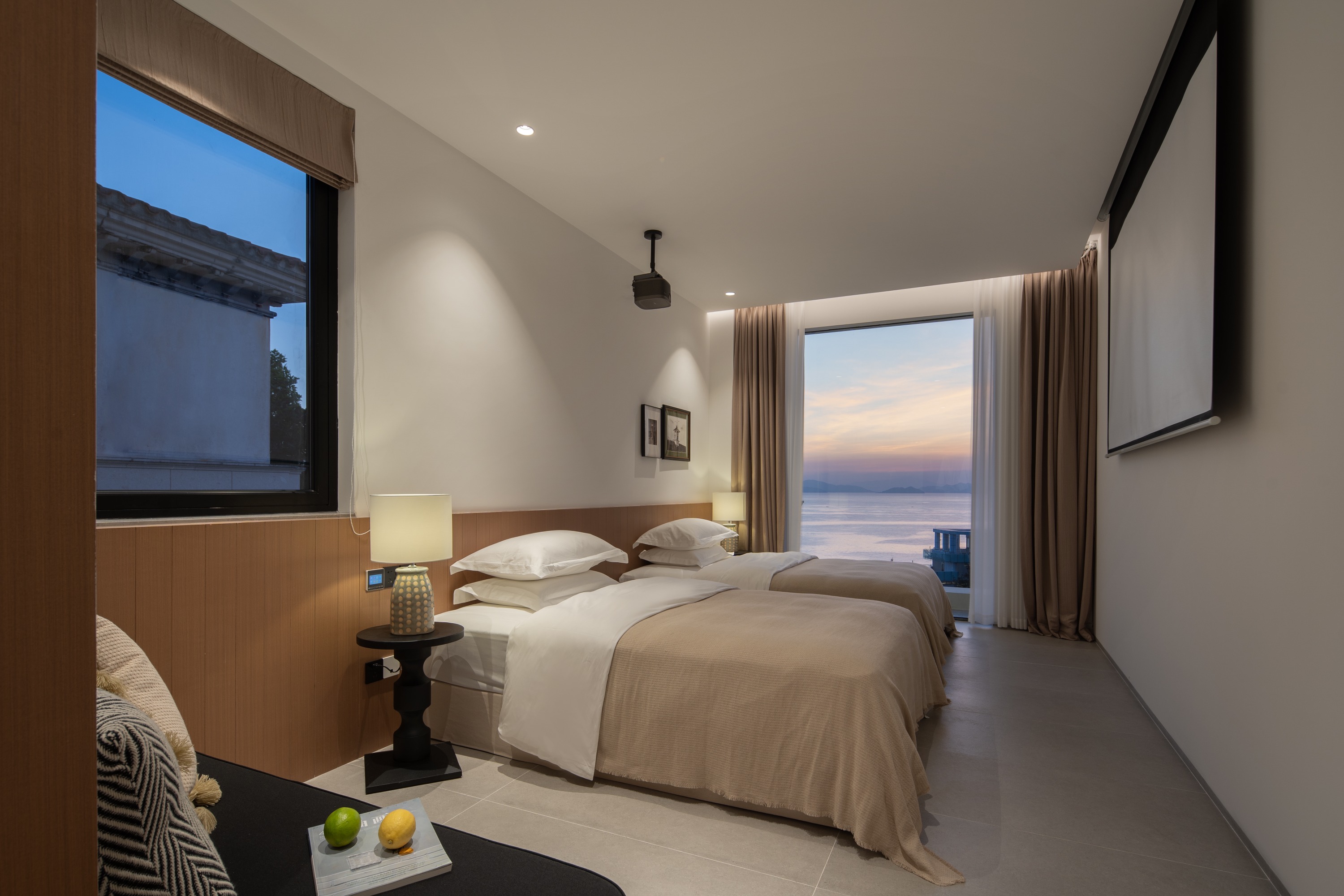 Liyue Sea View Twin Room