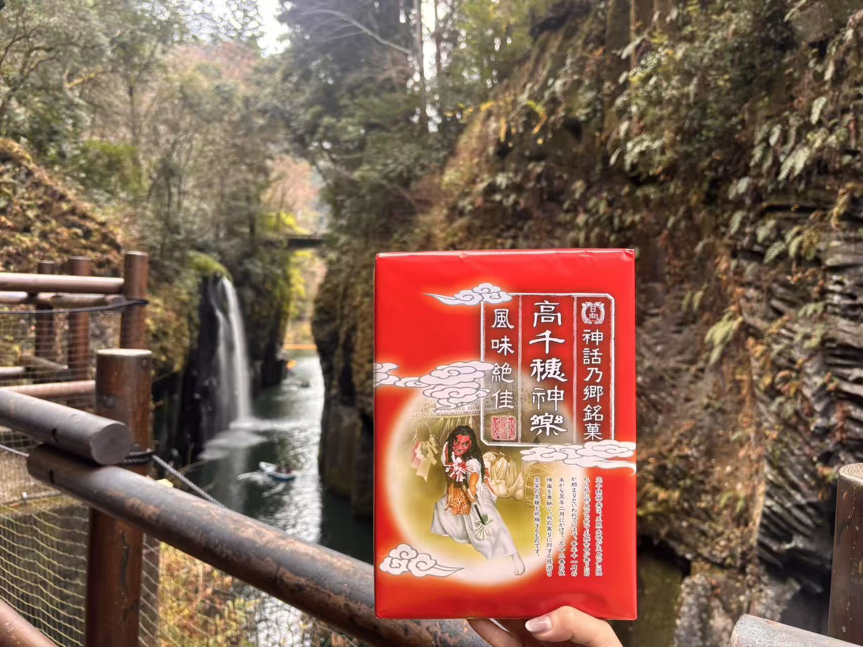 贈送伴手禮;圖片供您參考。 贈送伴手禮;圖片供您參考。