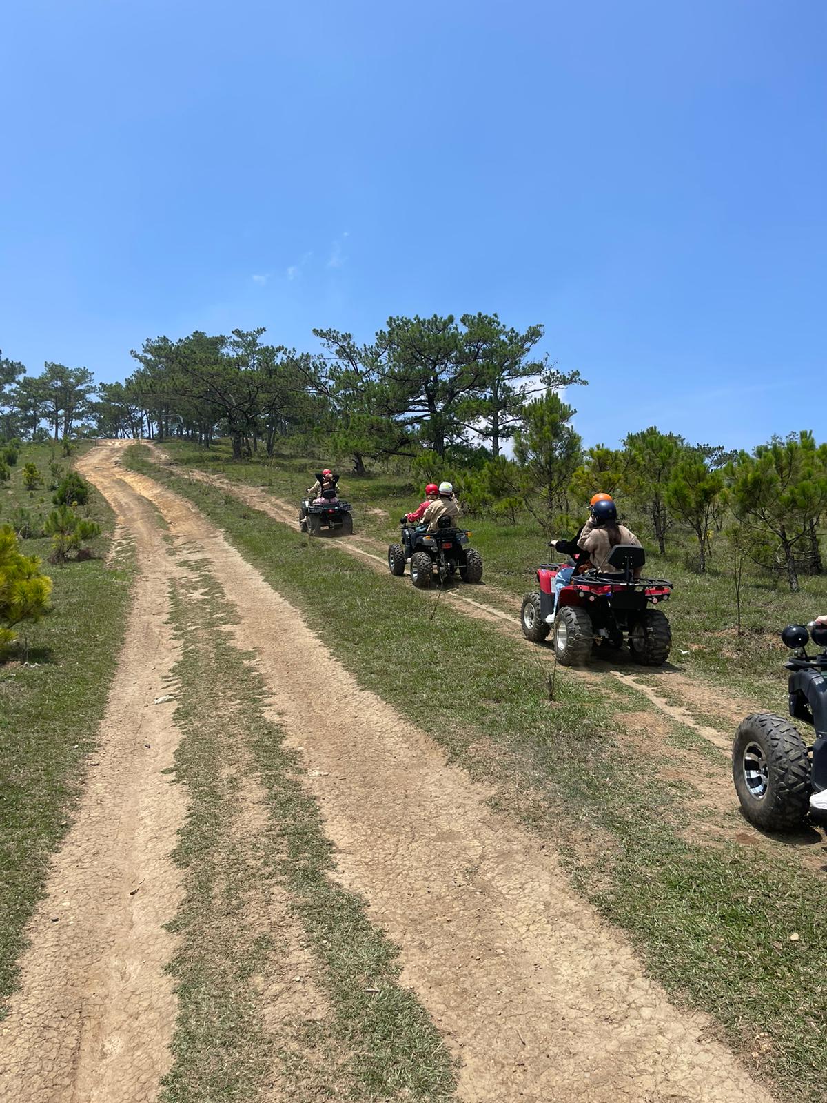 ATV・ダートバイク乗車ツアー（ダラット）