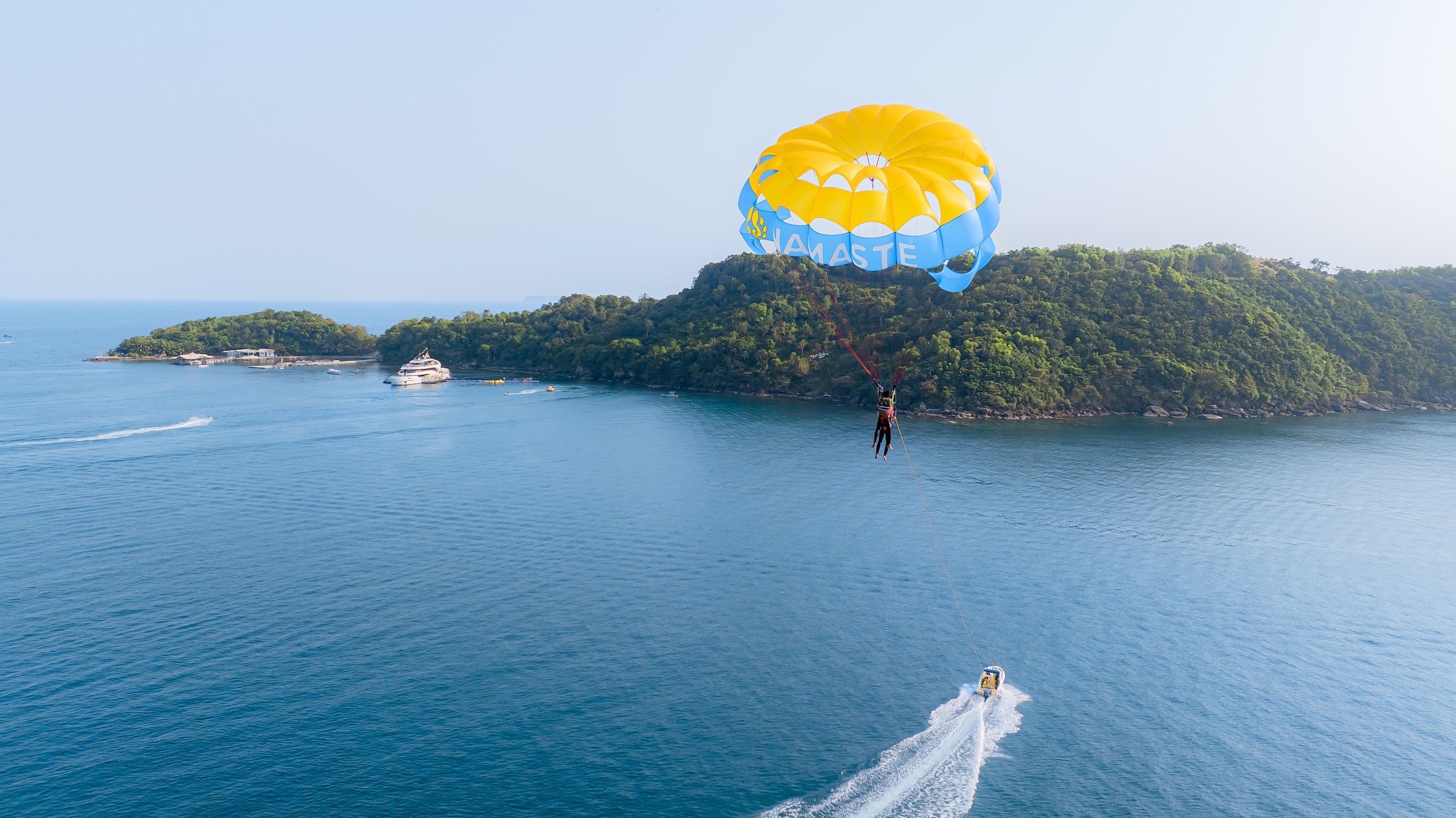 乘坐鸚鵡螺號遊艇體驗海上運動和3島獨木舟之旅