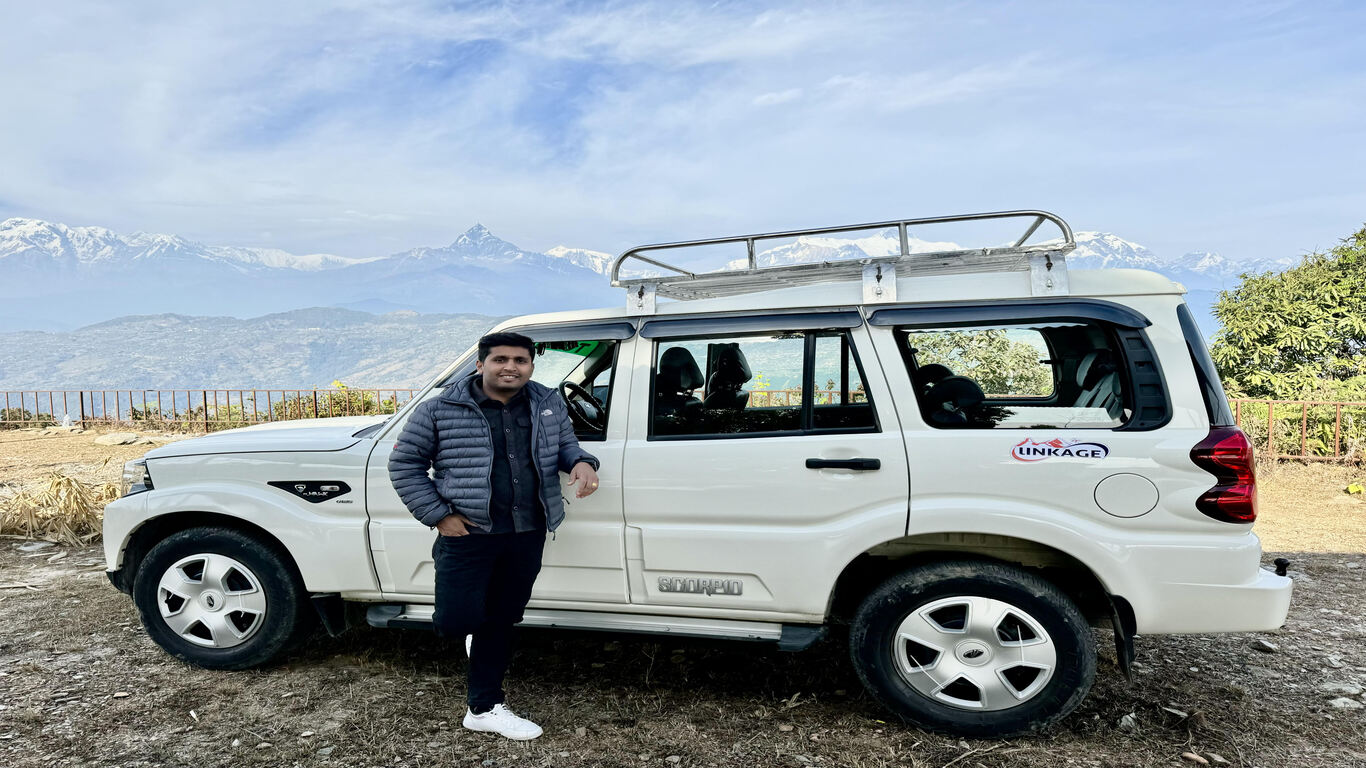 博卡拉：参加萨朗科特日出喜马拉雅山之旅的团体