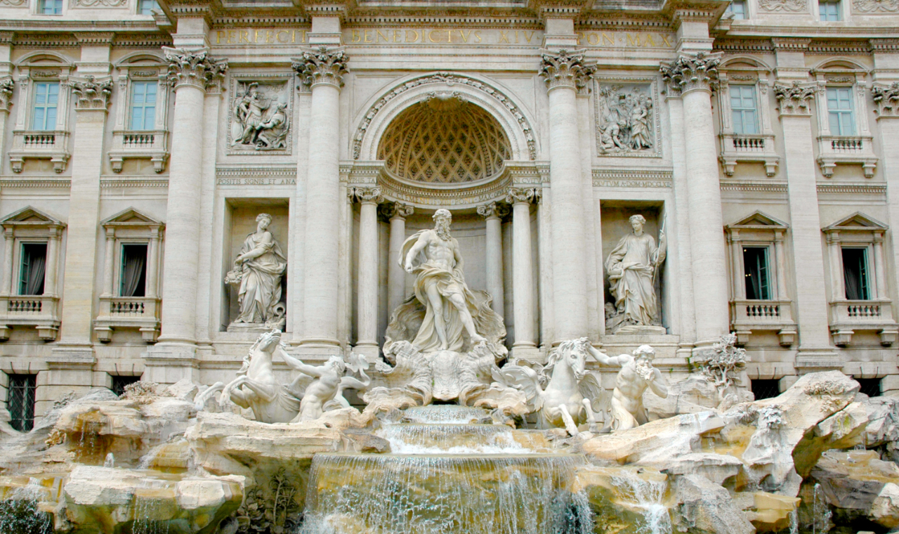 走進宏偉的波利宮 (Palazzo Poli)，一睹經典的特雷維噴泉風采