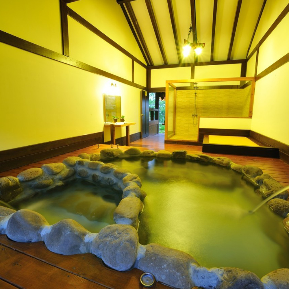 Bathhouse For 2 at Miaoli Shi Tang Spring