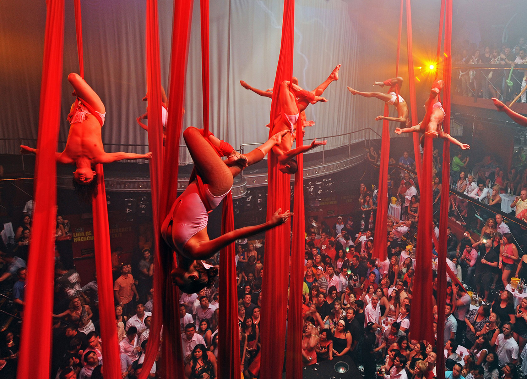 科科邦戈坎昆夜總會 (Coco Bongo Cancun Nightclub)