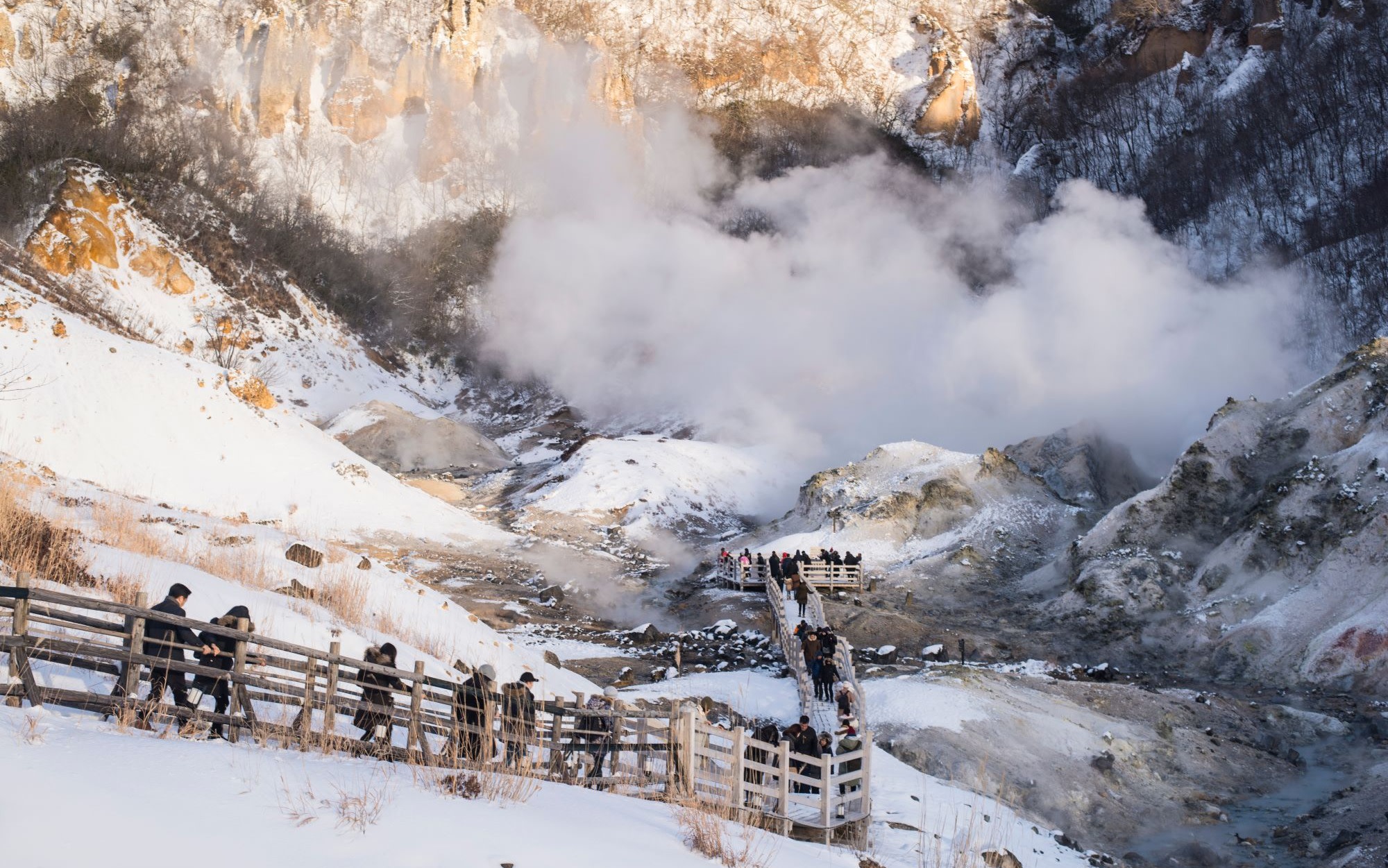 Hokkaido Jigokudani, Showa Shinzan & Lake Toya Full-Day Tour