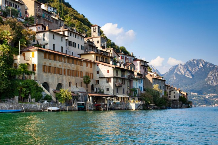 lake como stunning views