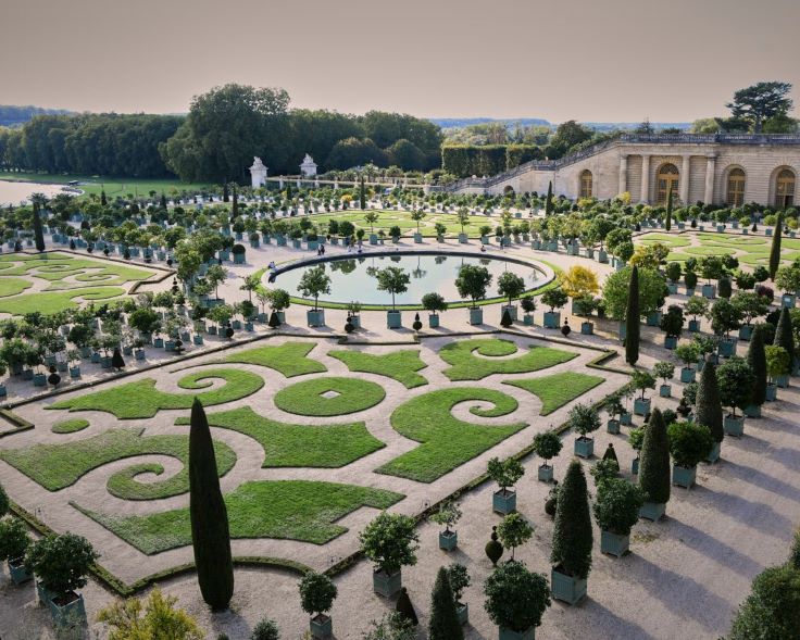Giverny, Monet's Gardens, and Versailles Tour from Paris