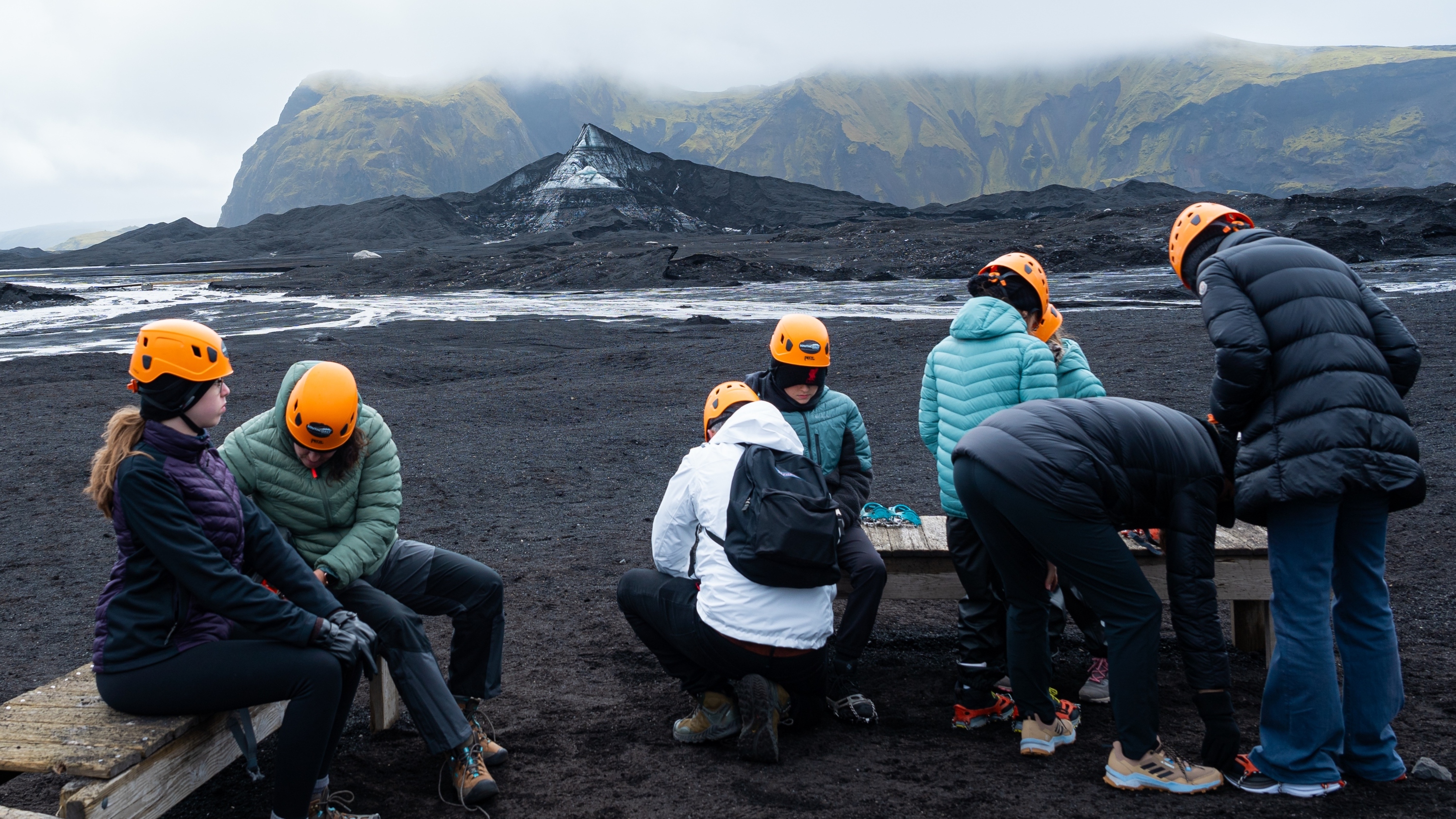卡特拉火山冰洞之旅
