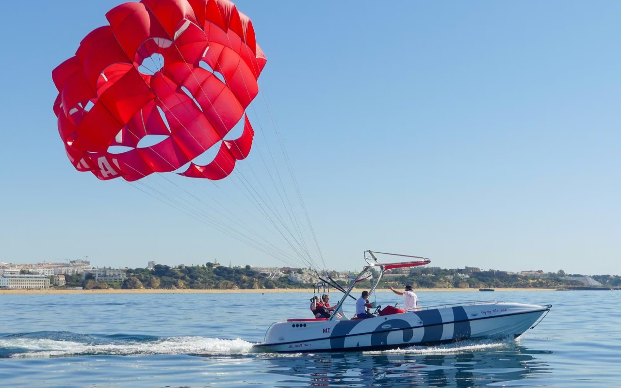 Parasailing experience in Albufeira 