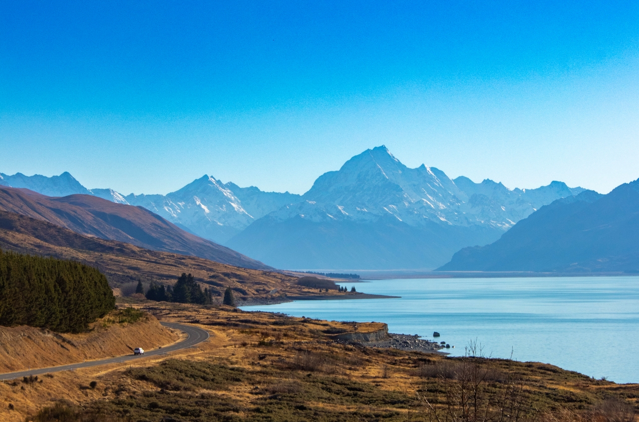 Mount Cook to Queenstown One-Way Day Tour