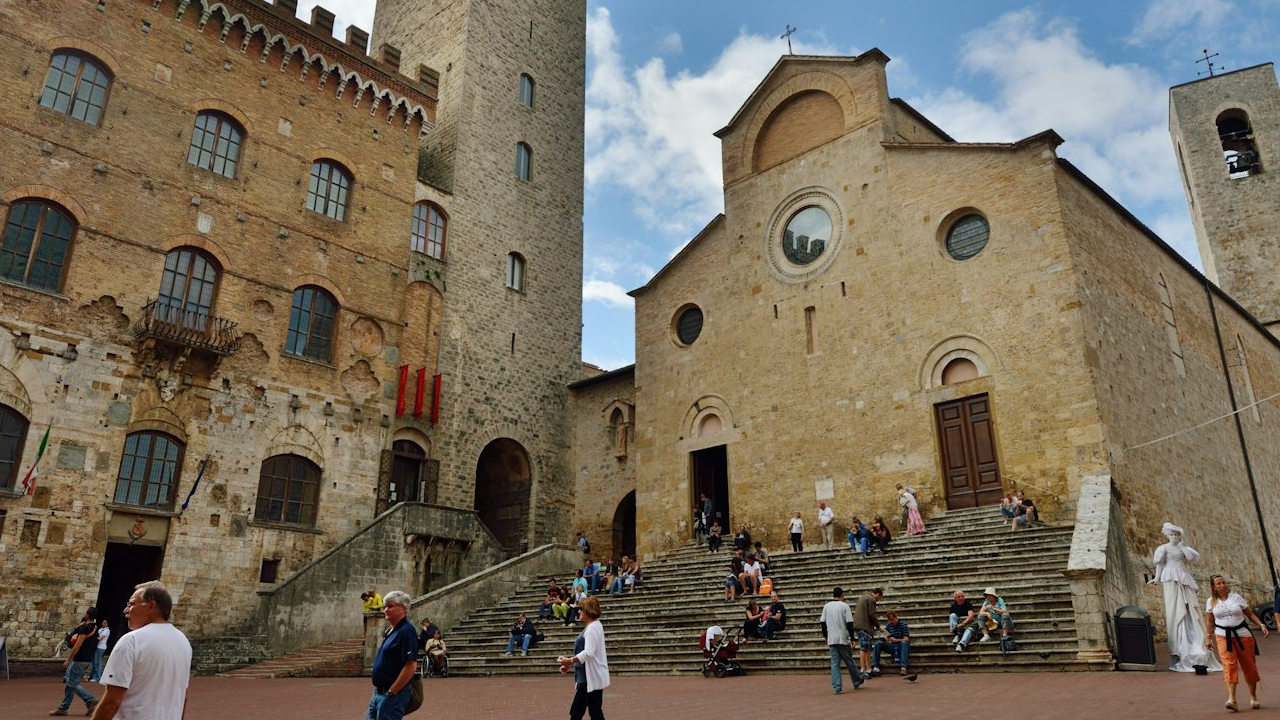 Siena, San Gimignano and Pisa tour with wine tasting from Florence