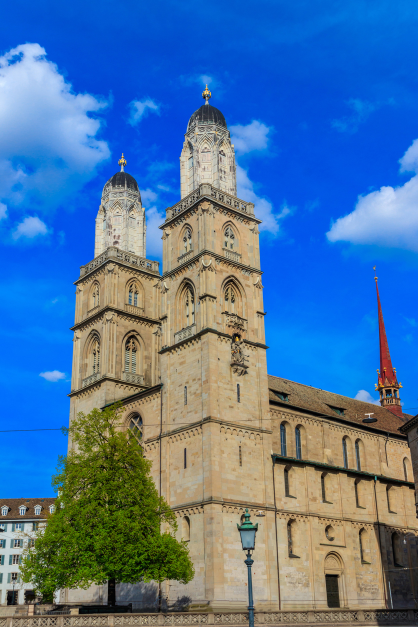 Explore Zurich: Walking Tour of the City's Highlights