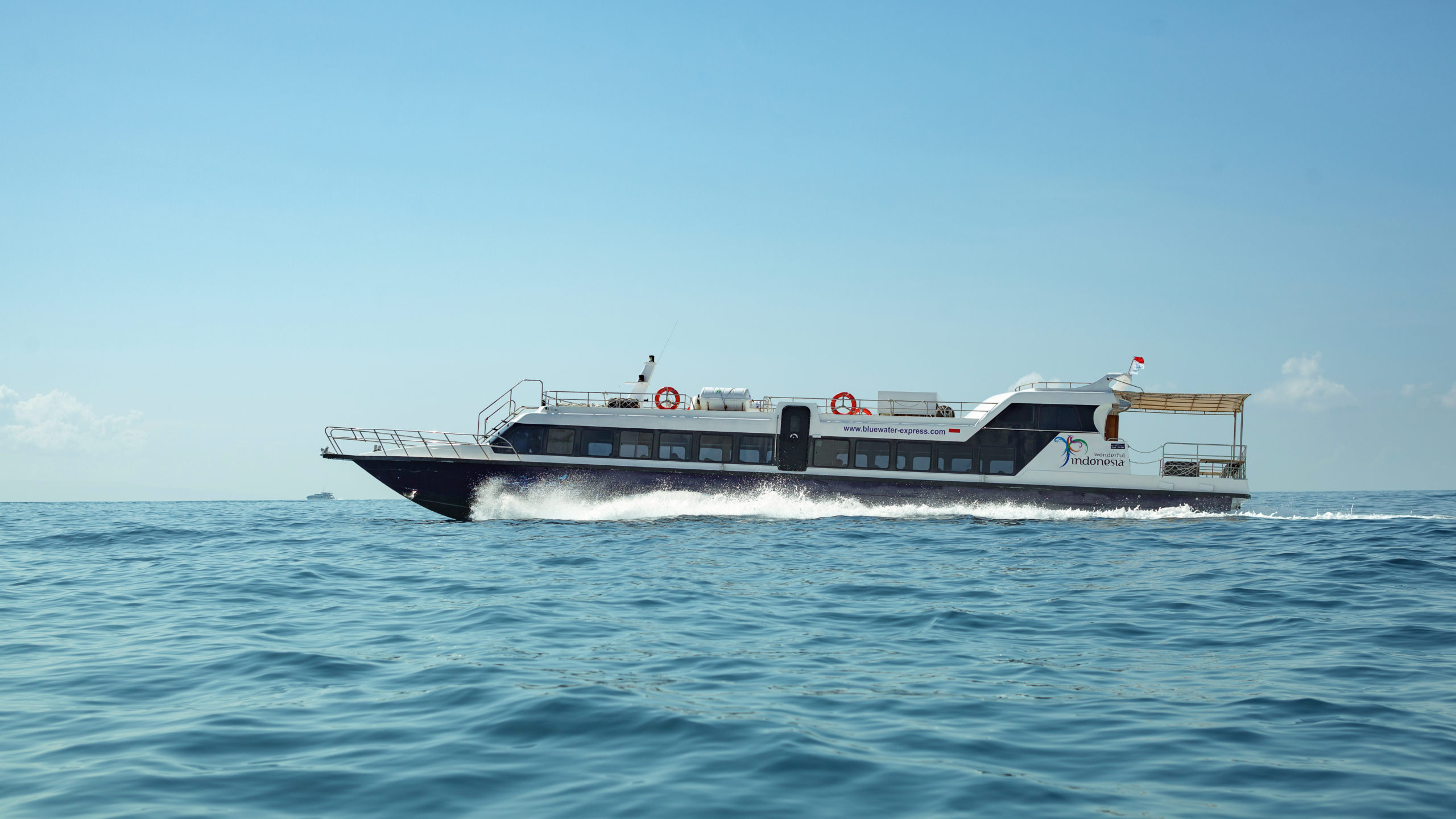 Билет на скоростной катер между Бали и Нуса-Пенида от Blue Water Express