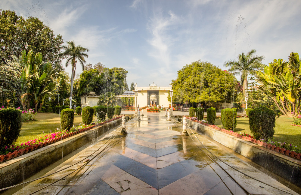 Experience the Best of Udaipur: Guided Full Day Sightseeing in Car