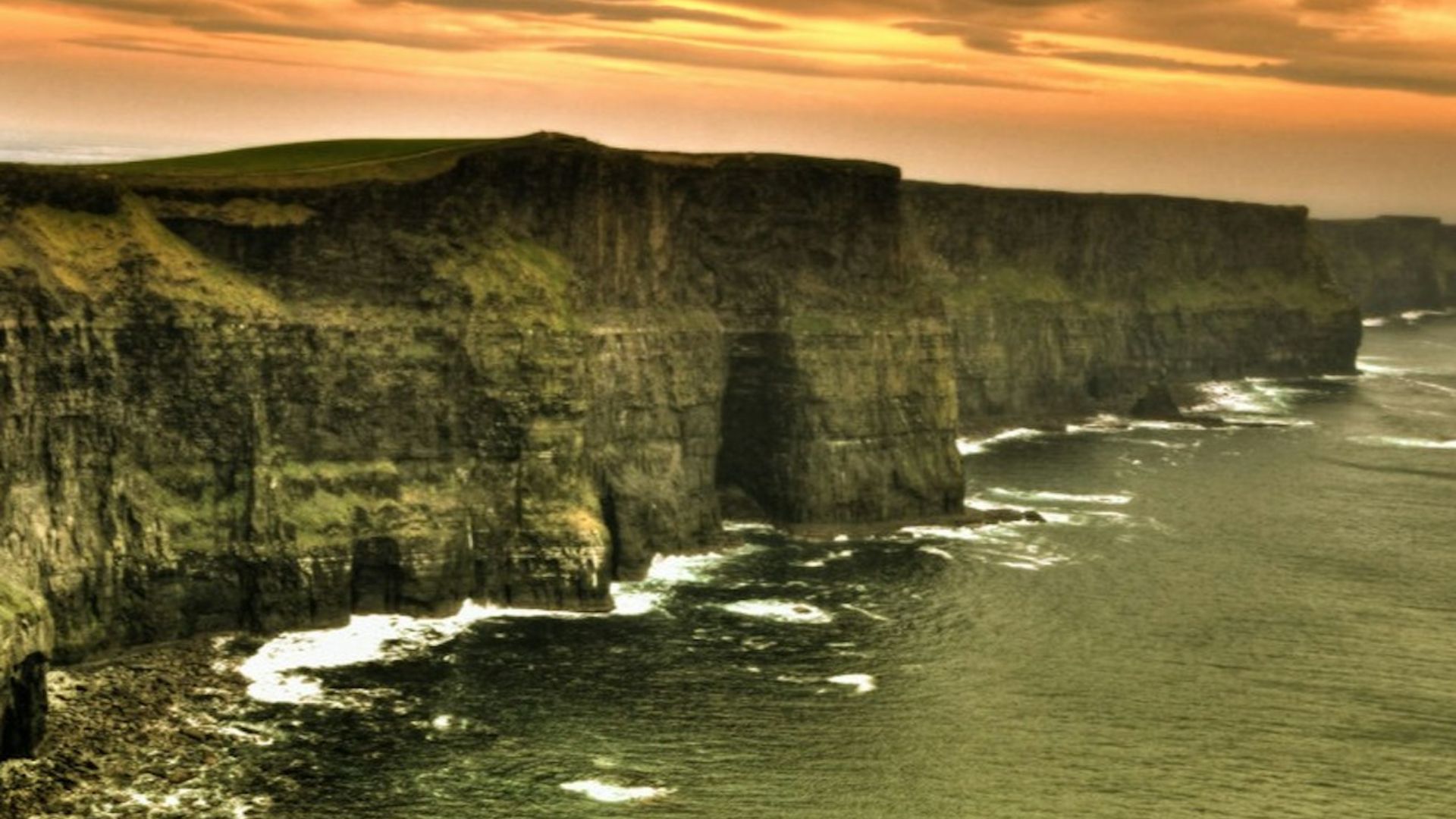 Cliffs of Moher, Kilmachdough Abbey and Galway City tour from Dublin