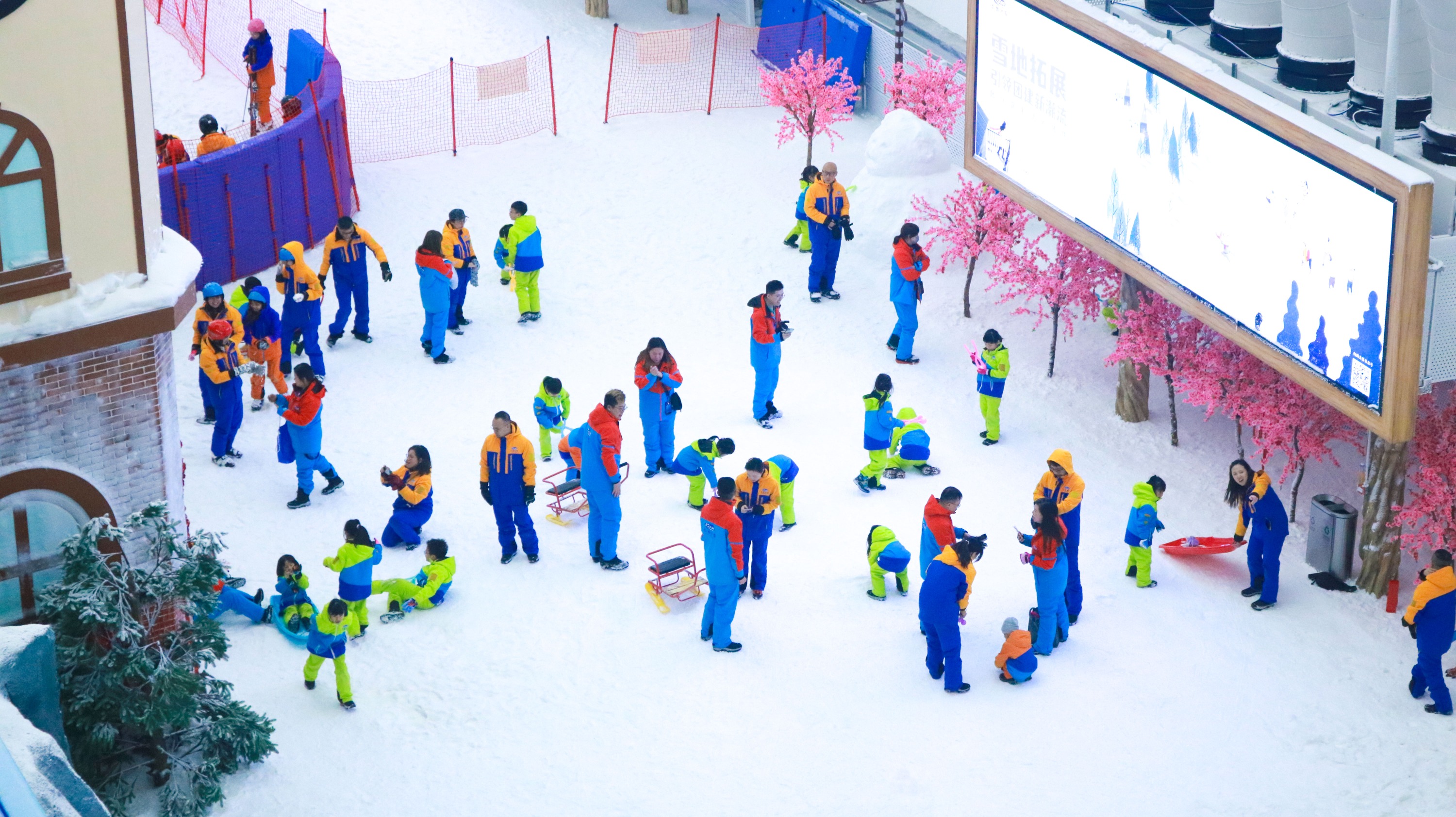 【深圳最大滑雪場】卡魯冰雪世界