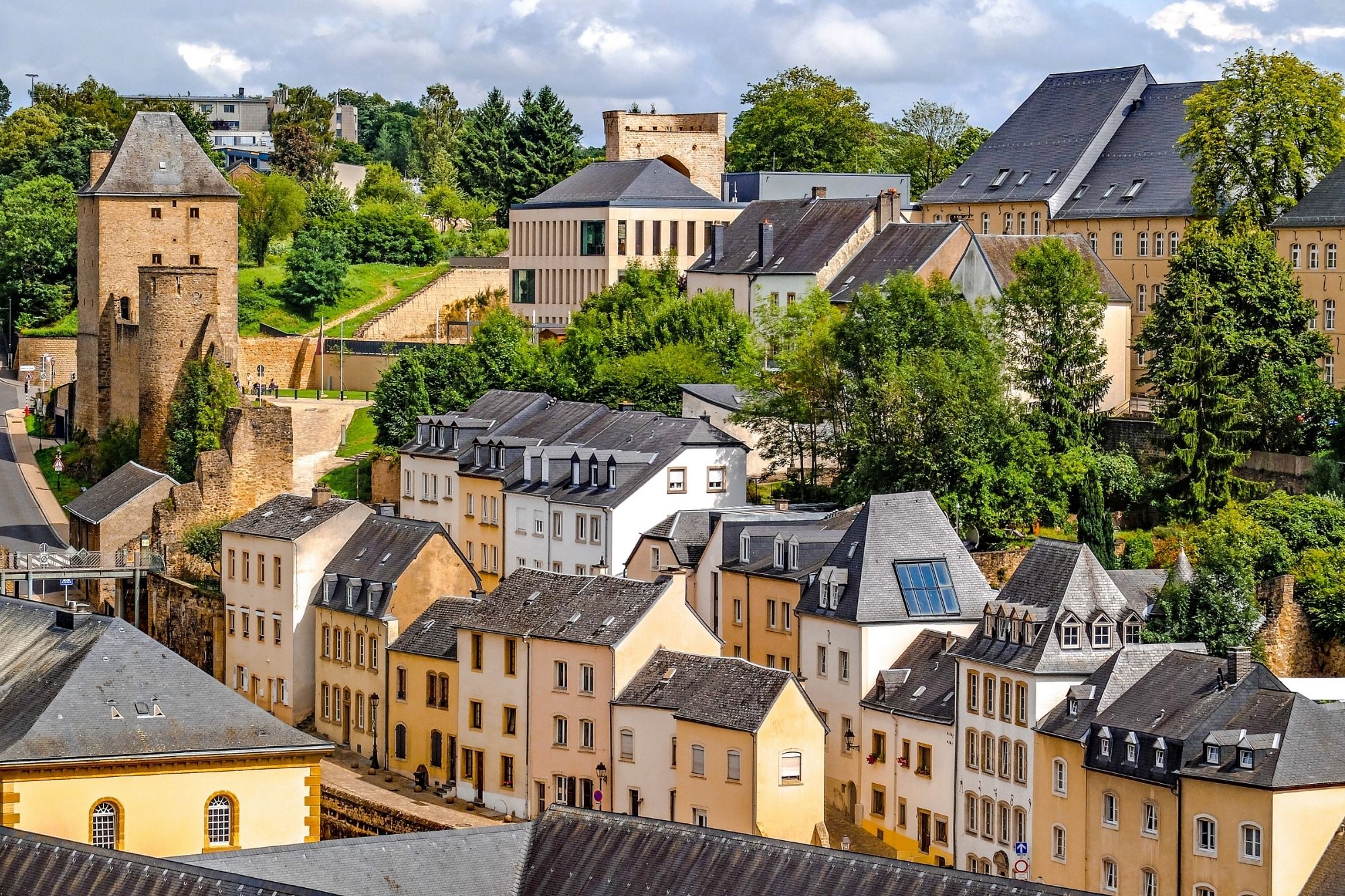 Luxembourg Scavenger Hunt and City Highlights Day Trip