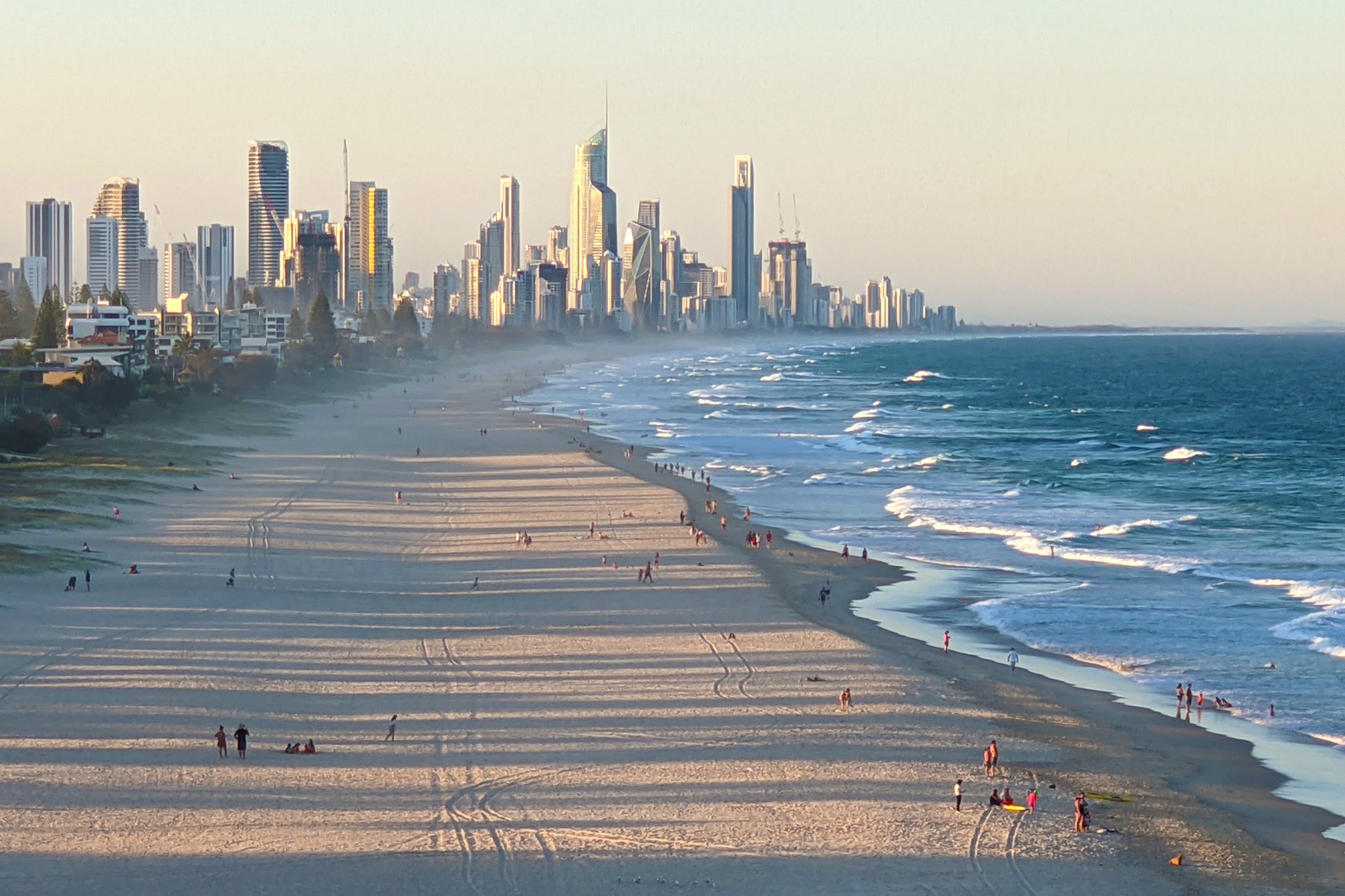 Byron Bay, Bangalow and Gold Coast Day Tour from Brisbane