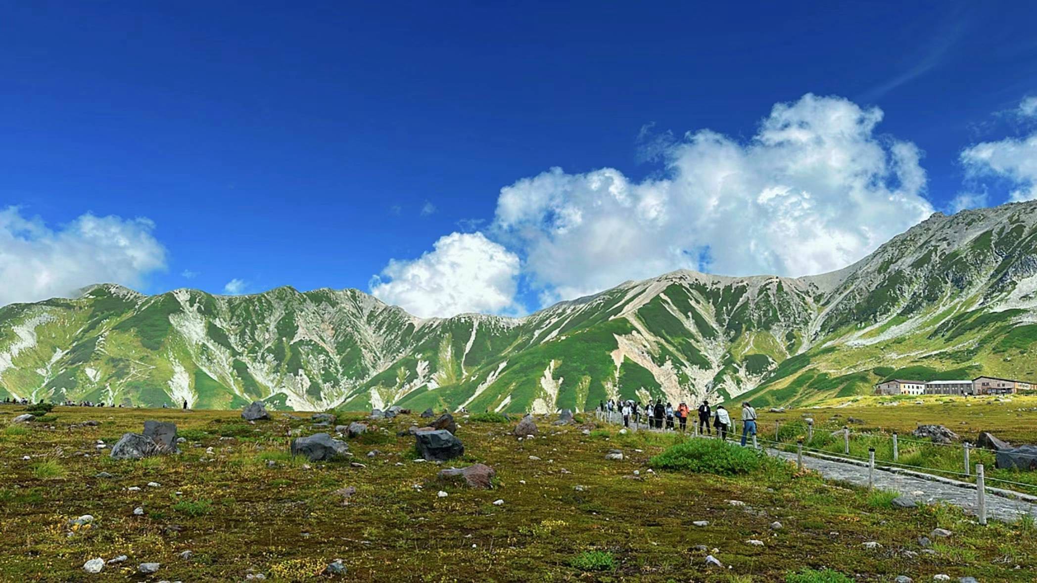 立山黑部阿爾卑斯山脈路線上高地2天1夜夏季之旅（名古屋出發）