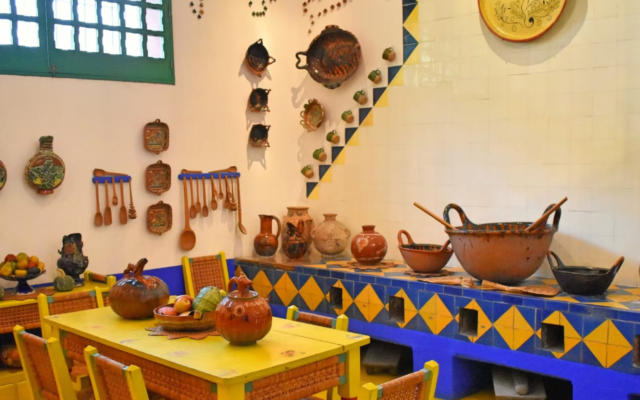 踏入芙烈達的工作室,在旅程中親身感受她豐沛的創作精神。 踏入芙烈達的工作室,在旅程中親身感受她豐沛的創作精神。