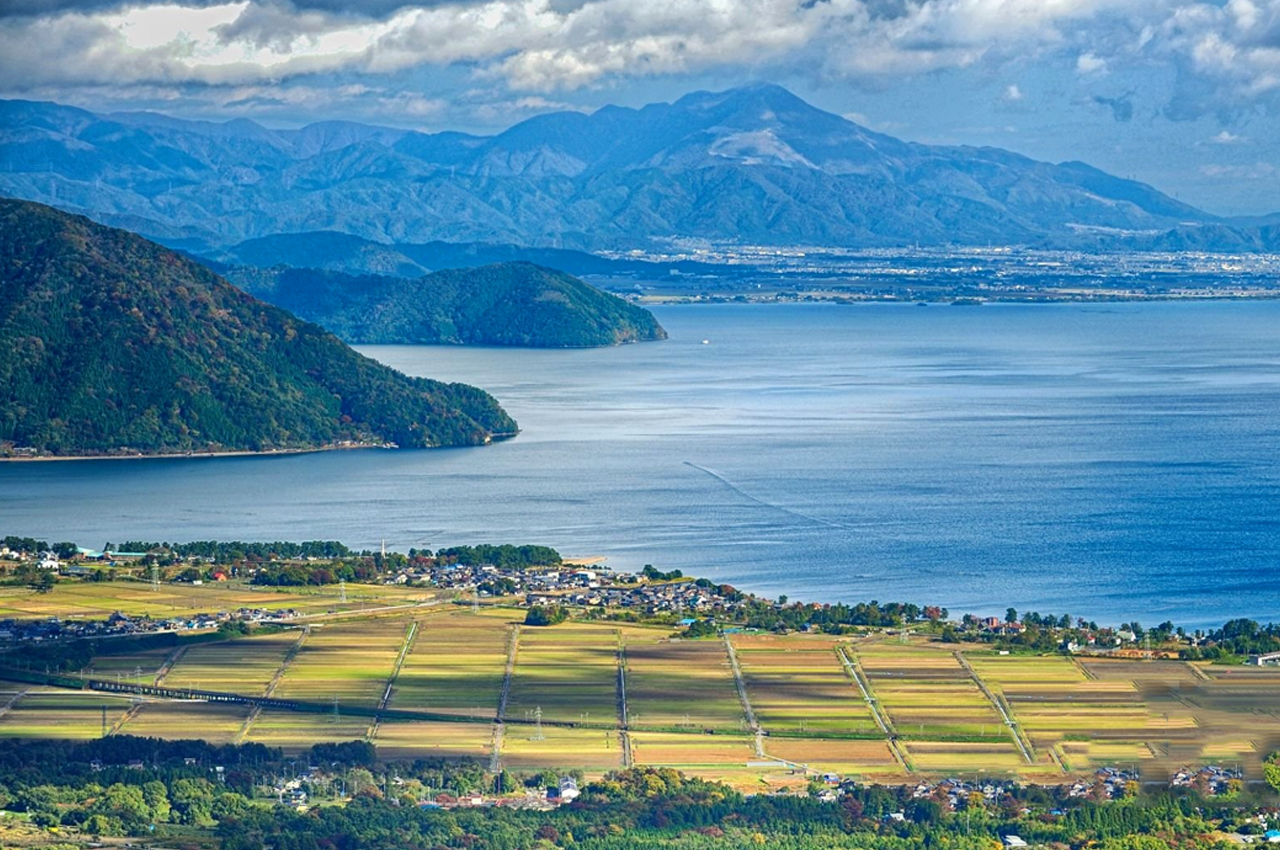 Lake Biwa Observatory, Shirahige Shrine, and Mangetsu-ji Temple Floating Temple Day Trip