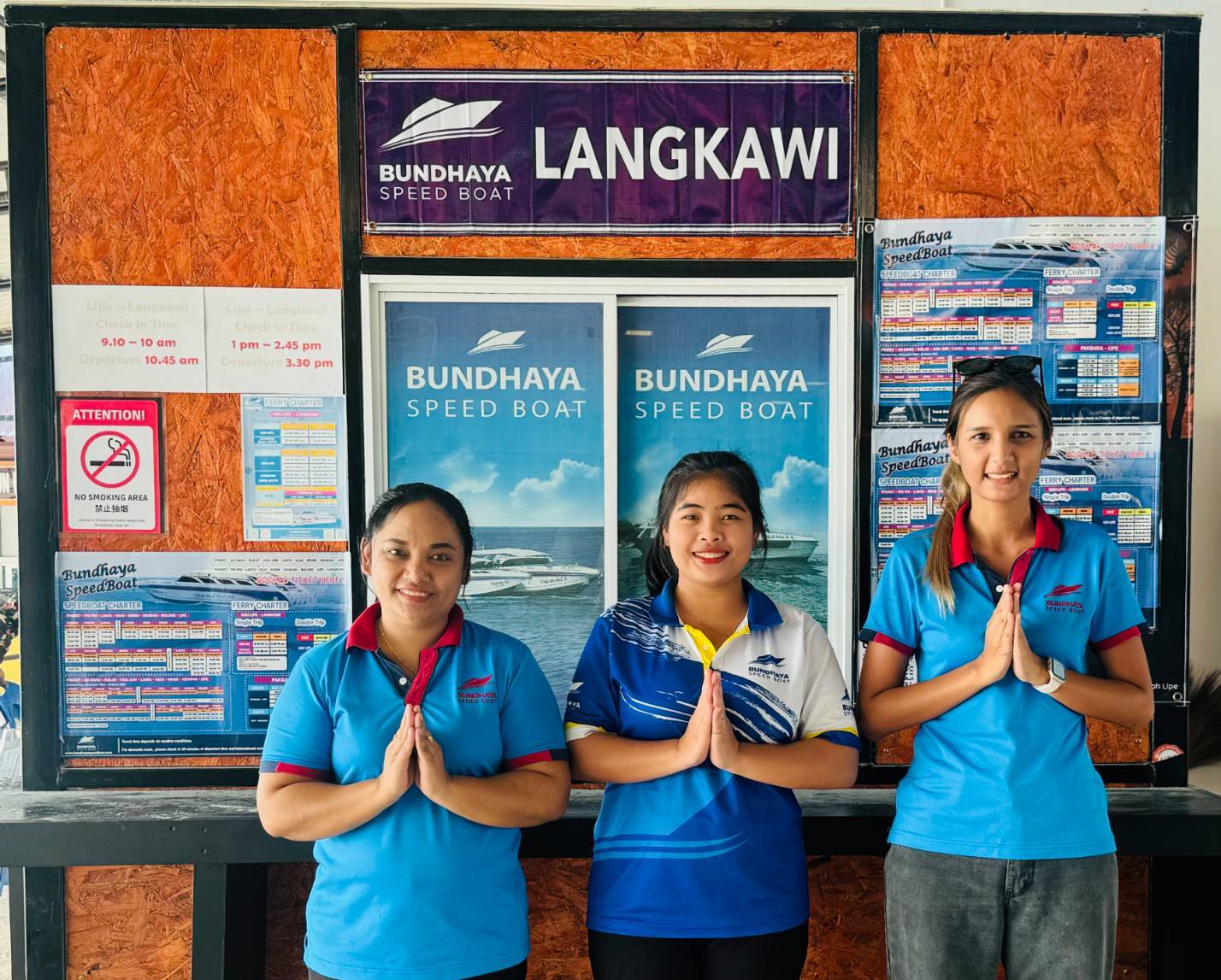 Check-in counter at Koh Lipe