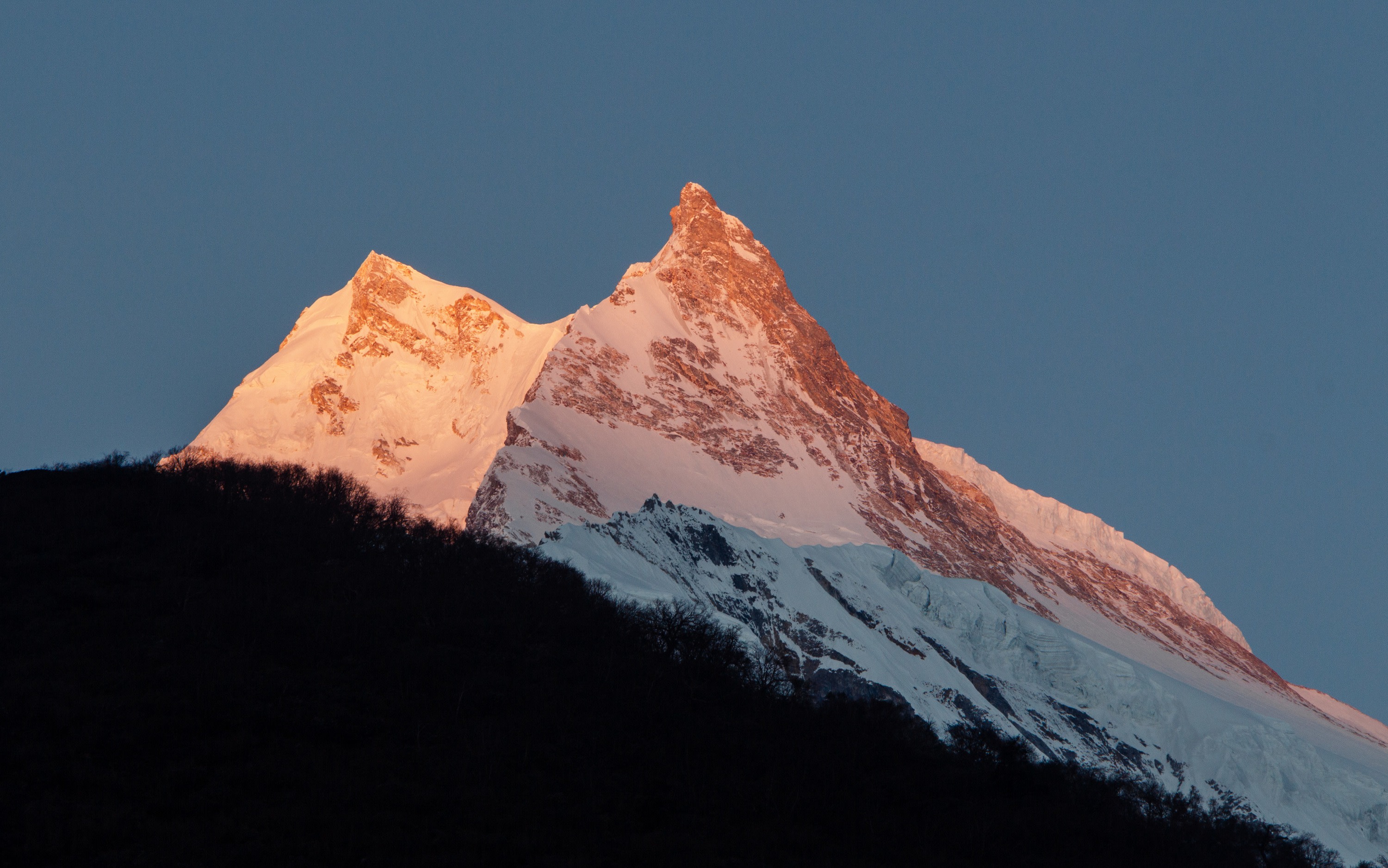 Manaslu Circuit & Larkya La Pass Small Group Trek
