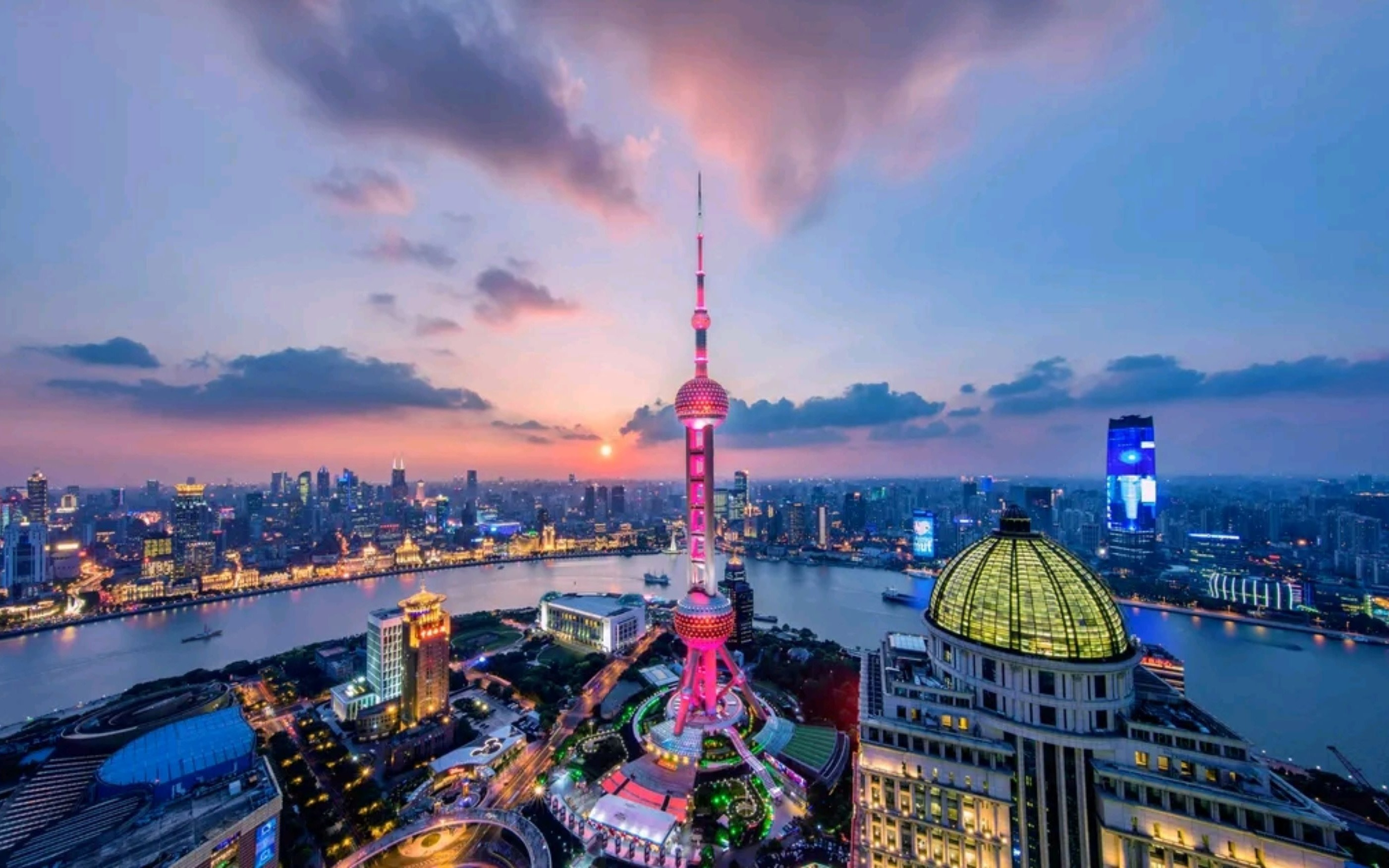 Shanghai Oriental Pearl Radio & Television Tower Second Sphere Sightseeing Tour (Including Revolving Restaurant Buffet)