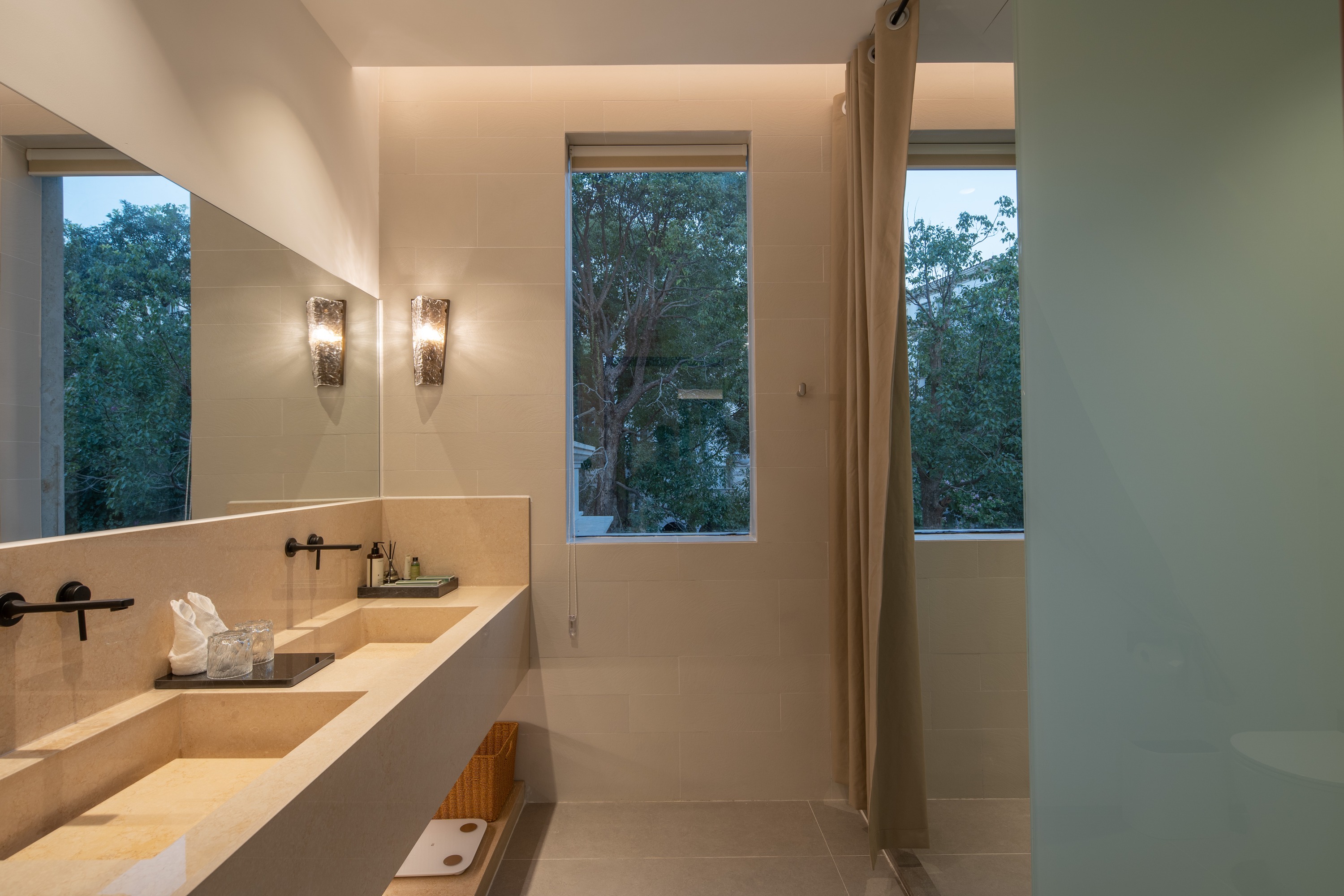 Liyue Sea View Twin Room