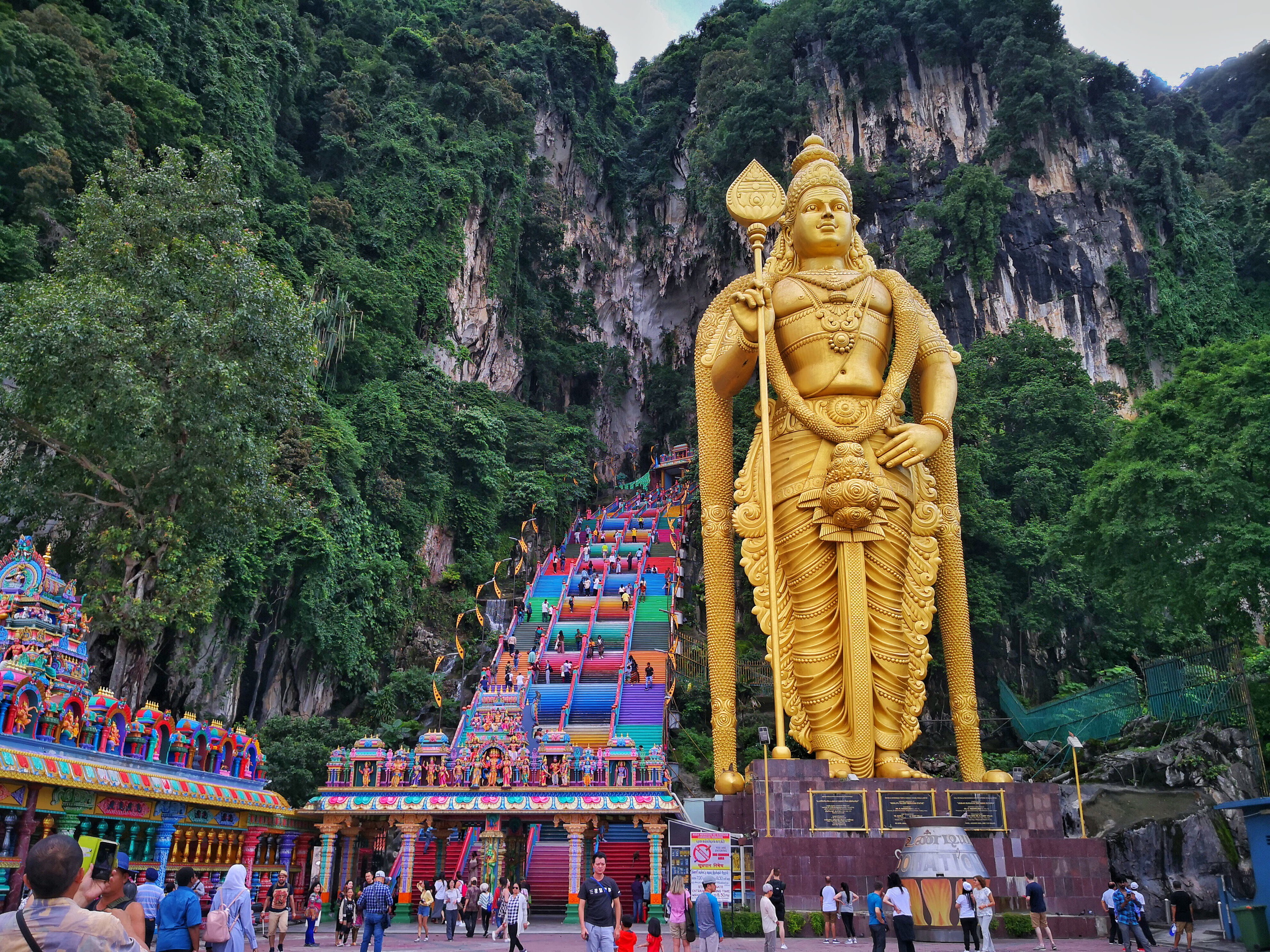 Batu Caves & Sari Experience with Batik Workshop