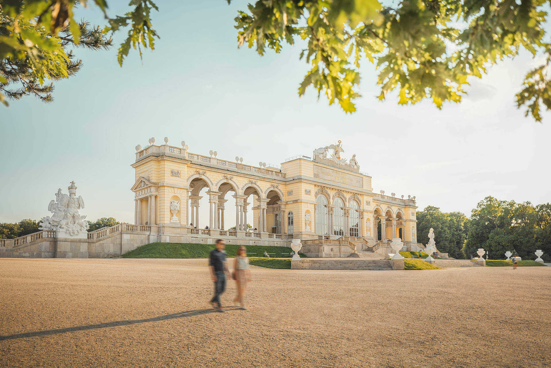 維也納：熊布朗宮和花園導覽遊 (Vienna: Schönbrunn Palace and Gardens Guided Tour)