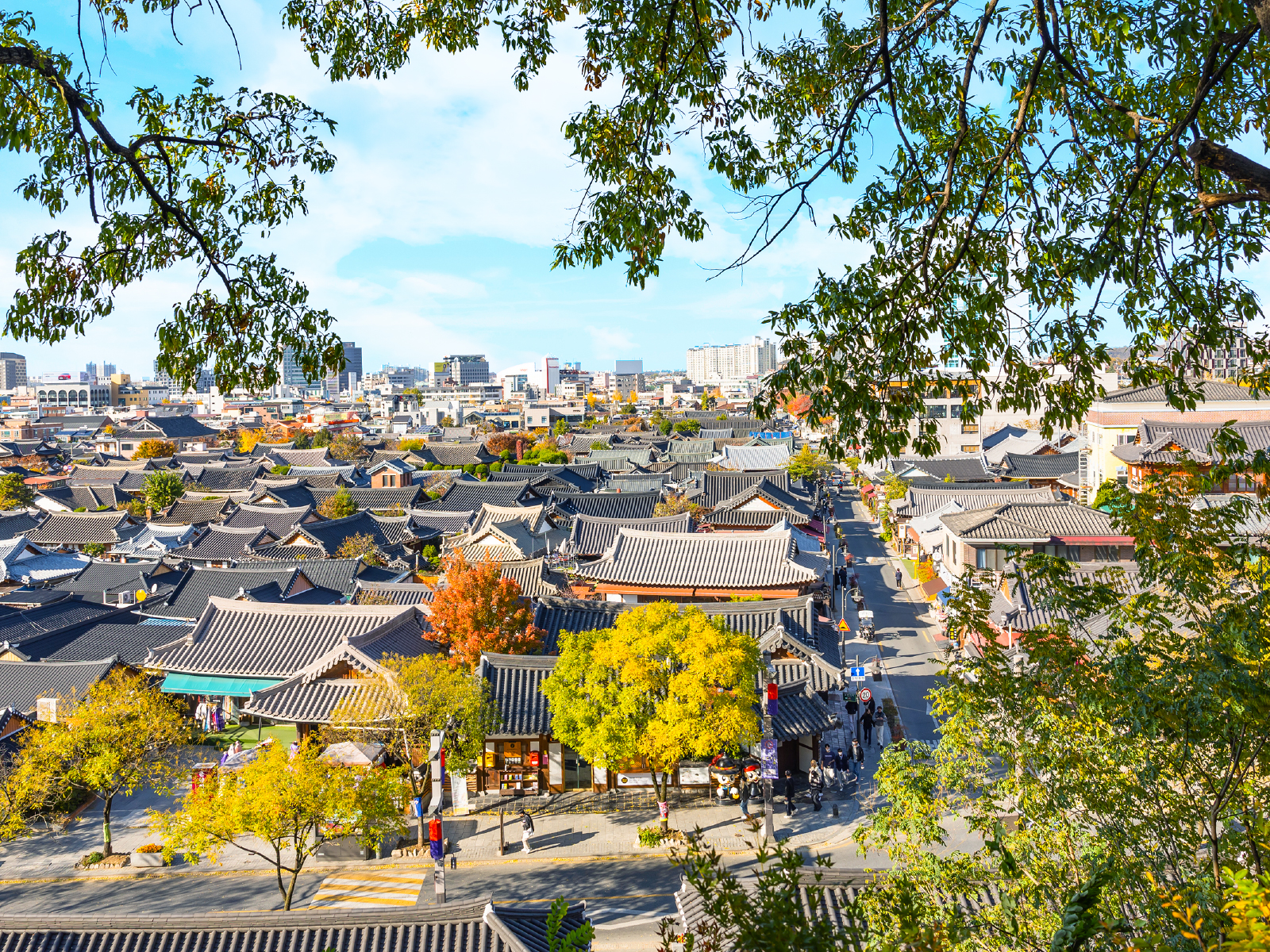 走進韓服的浪漫國度