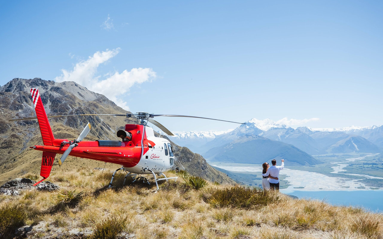Milford Sound vertolyot parvozi va kruizi