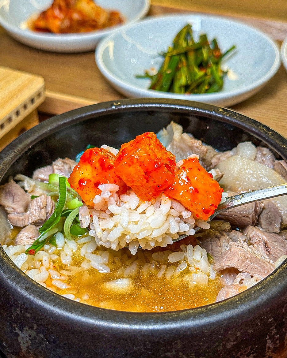 釜山豬肉湯餐廳餐桌預訂