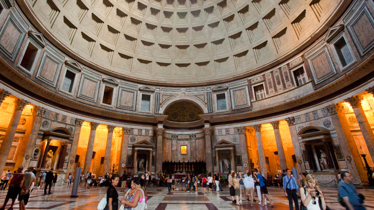 佇立在萬神殿標誌性的圓頂和穹頂之下，感受這座近 2,000 年來啟發無數遊客的建築傑作。
