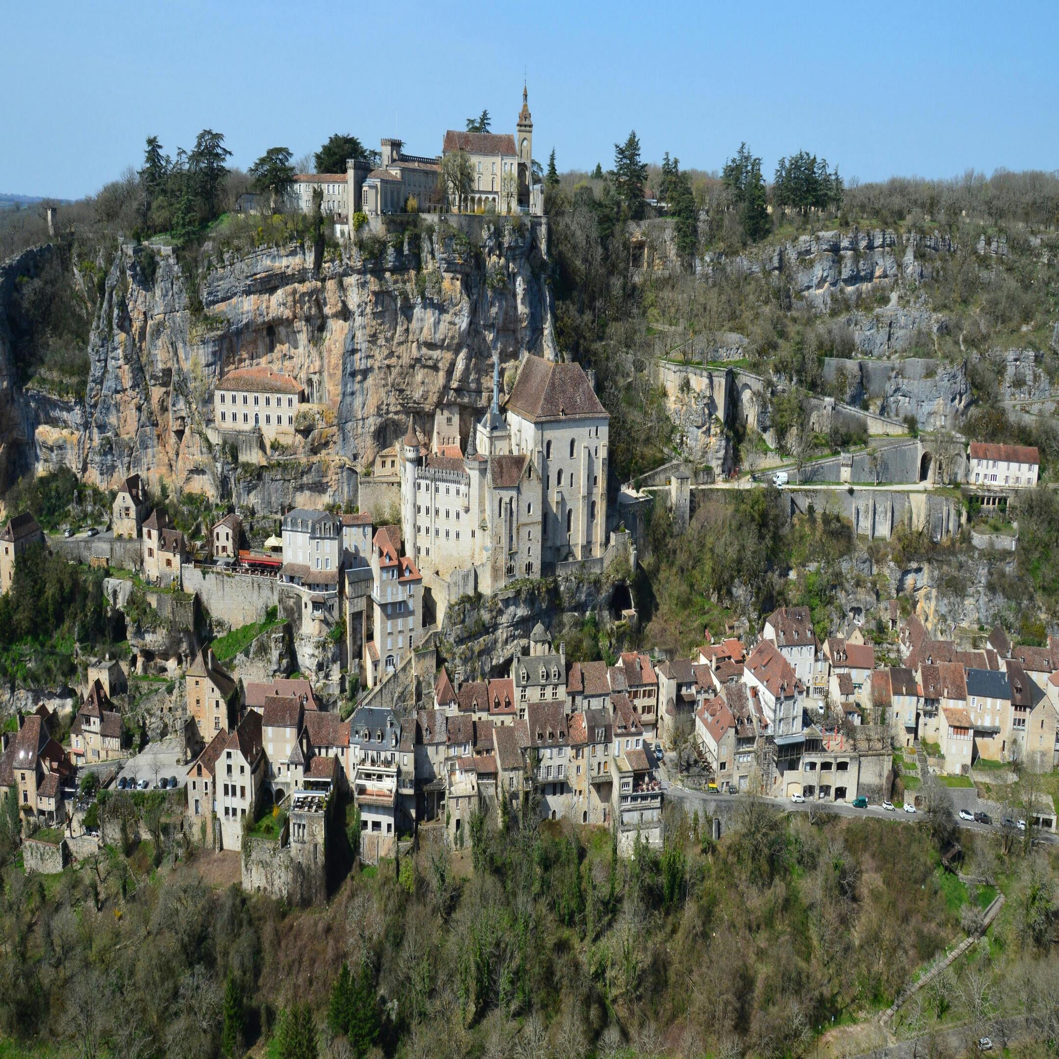 Bordeaux Lascaux IV & Sarlat Private Full-Day Tour