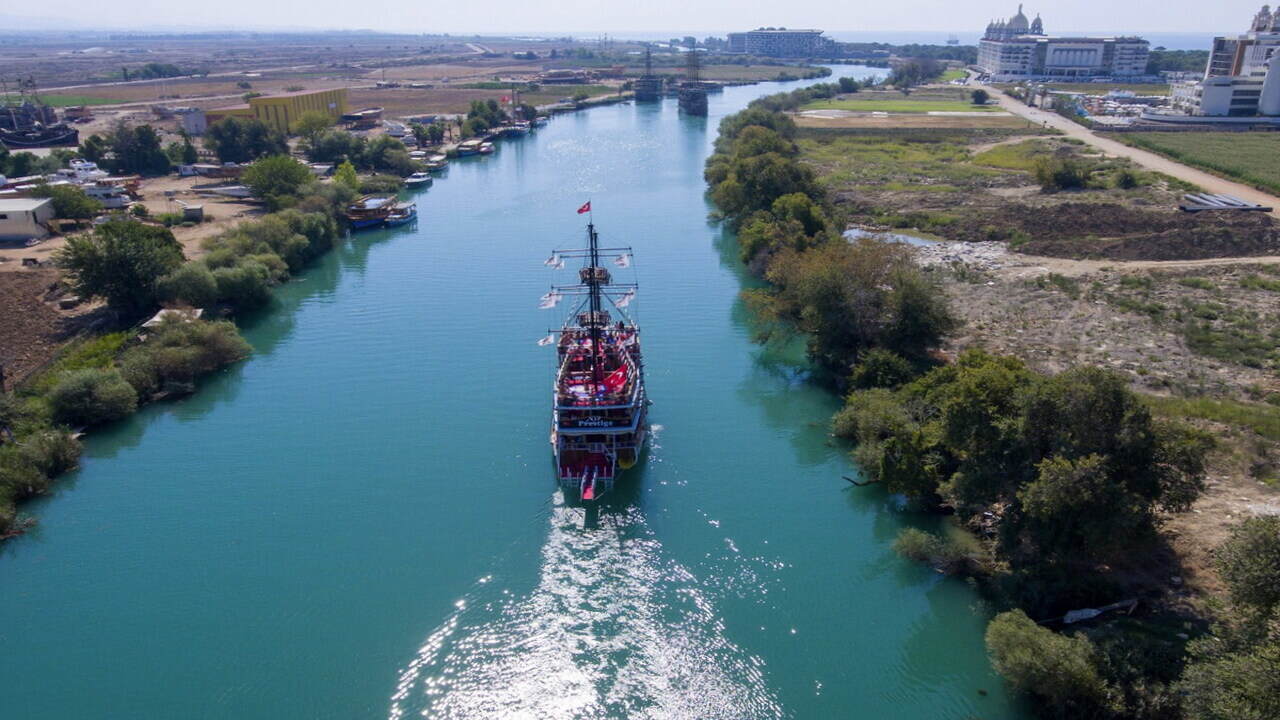 Manavgat River Cruise with Grand Bazaar and Waterfall from Antalya