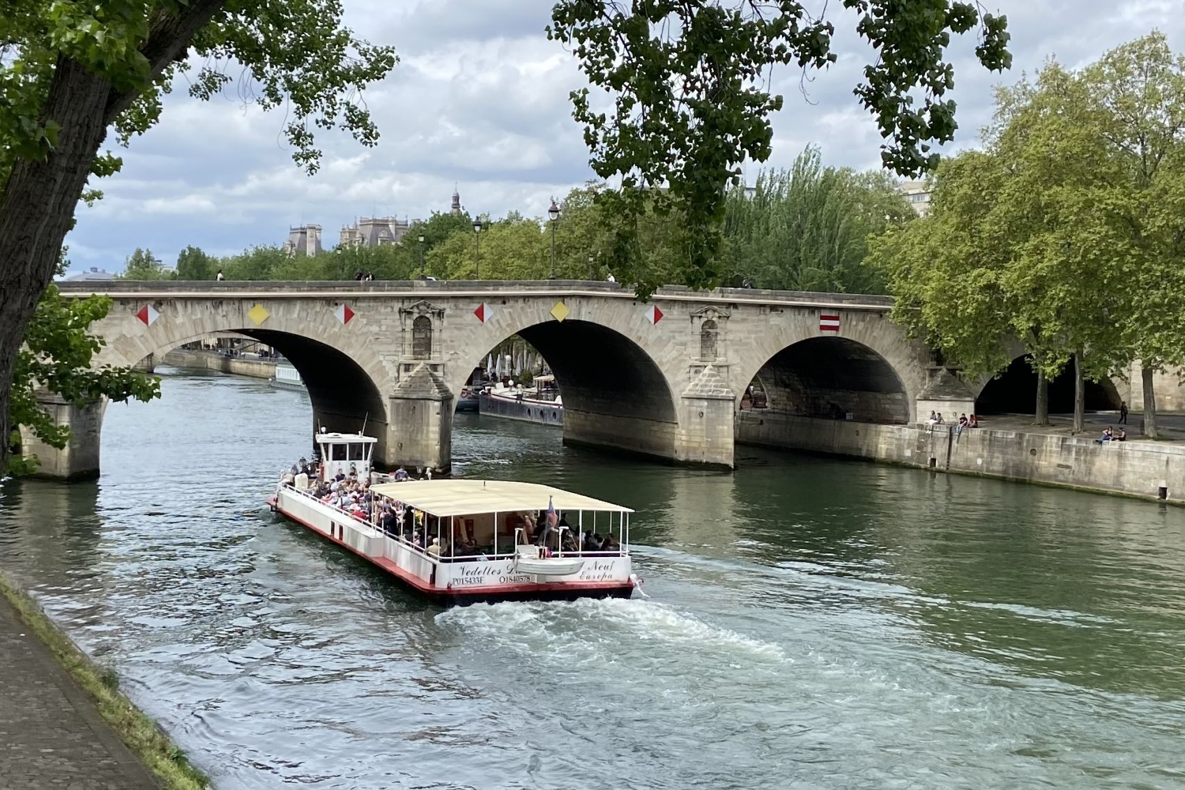 Paris Full-Day Trip from London with Lunch on the Eiffel Tower