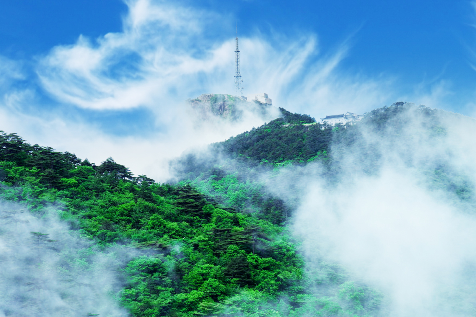 Guangmingding, with a towering height of 1,860 meters, stands majestically in the middle of Huangshan Mountain, overlooking the floating sea of clouds with its open atmosphere of "the crown of peaks". Its name comes from the legend of Monk Zhikong who saw