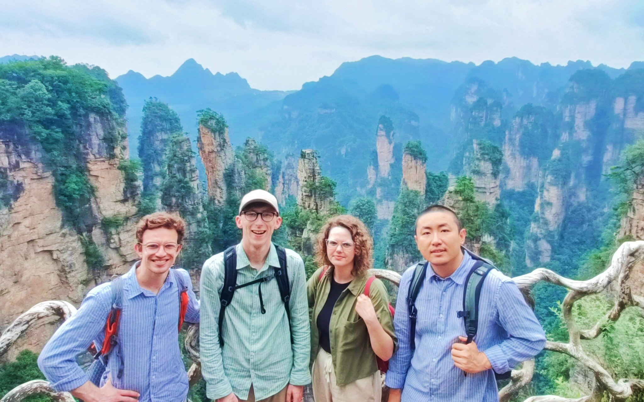 Zhangjiajie scenic area ticket + small transportation + electronic guide map (Forest Park + Grand Canyon Glass Bridge + Tianmen Mountain)