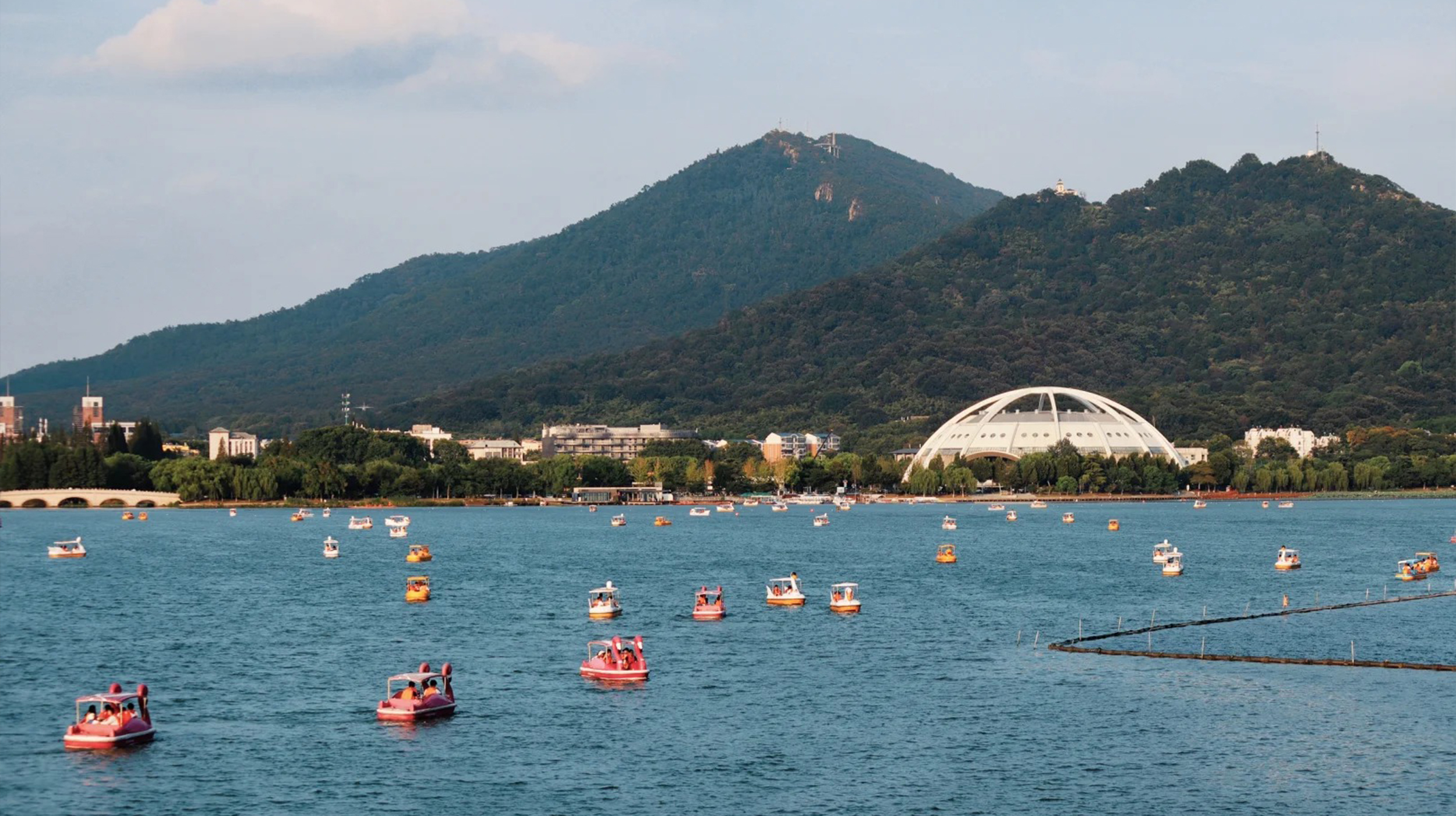 遇見南京3日遊（中山陵+夫子廟秦淮河+總統府+老門東歷史街區+賞金陵美景+環湖漫步+觀老城風光+登閱江樓+品特色地道小吃+贈秦淮河遊船）