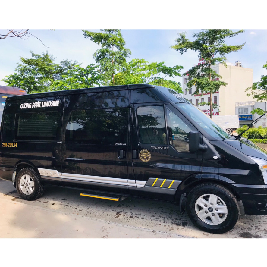 Cuong Phat Limousine 11人座豪華轎車