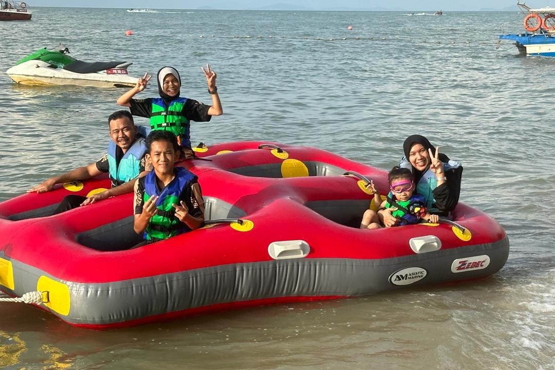 Water Activities at Batu Feringgi Beach by Sunrise Watersport