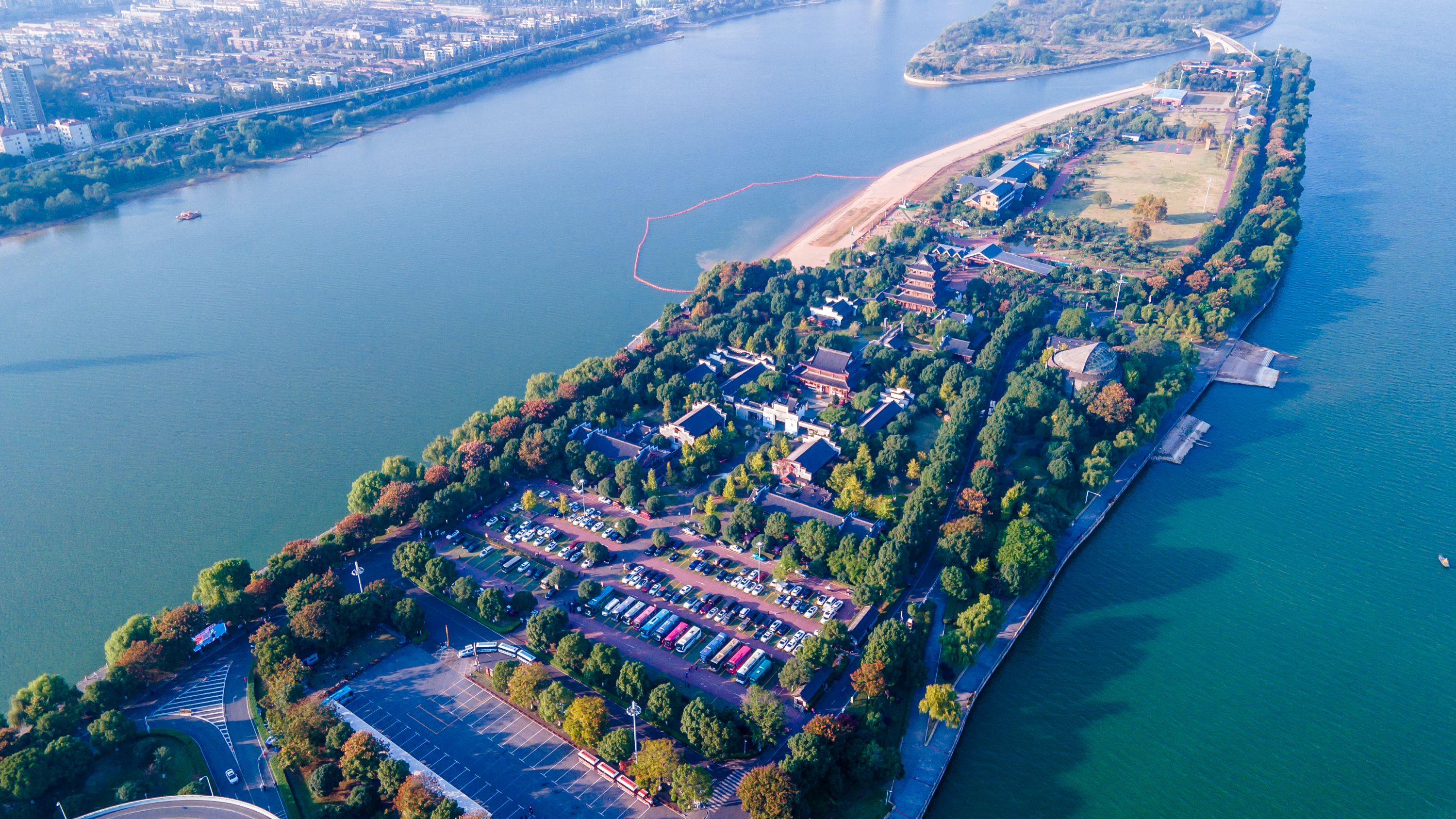 Orange Isle & Yuelu Mountain & May First Square Private Car Day Tour