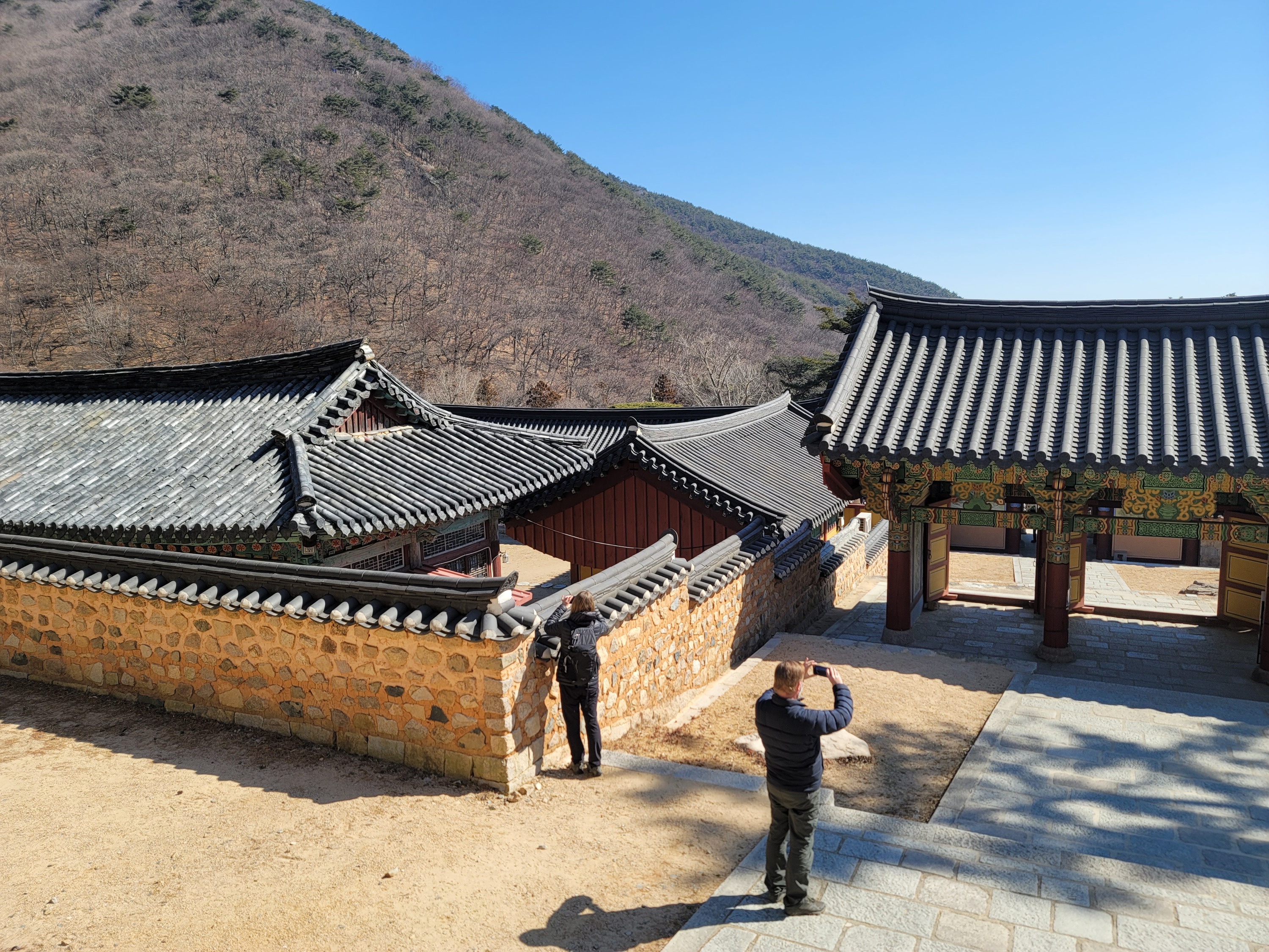 梵魚寺 & 弘法寺 & 當地市場之旅