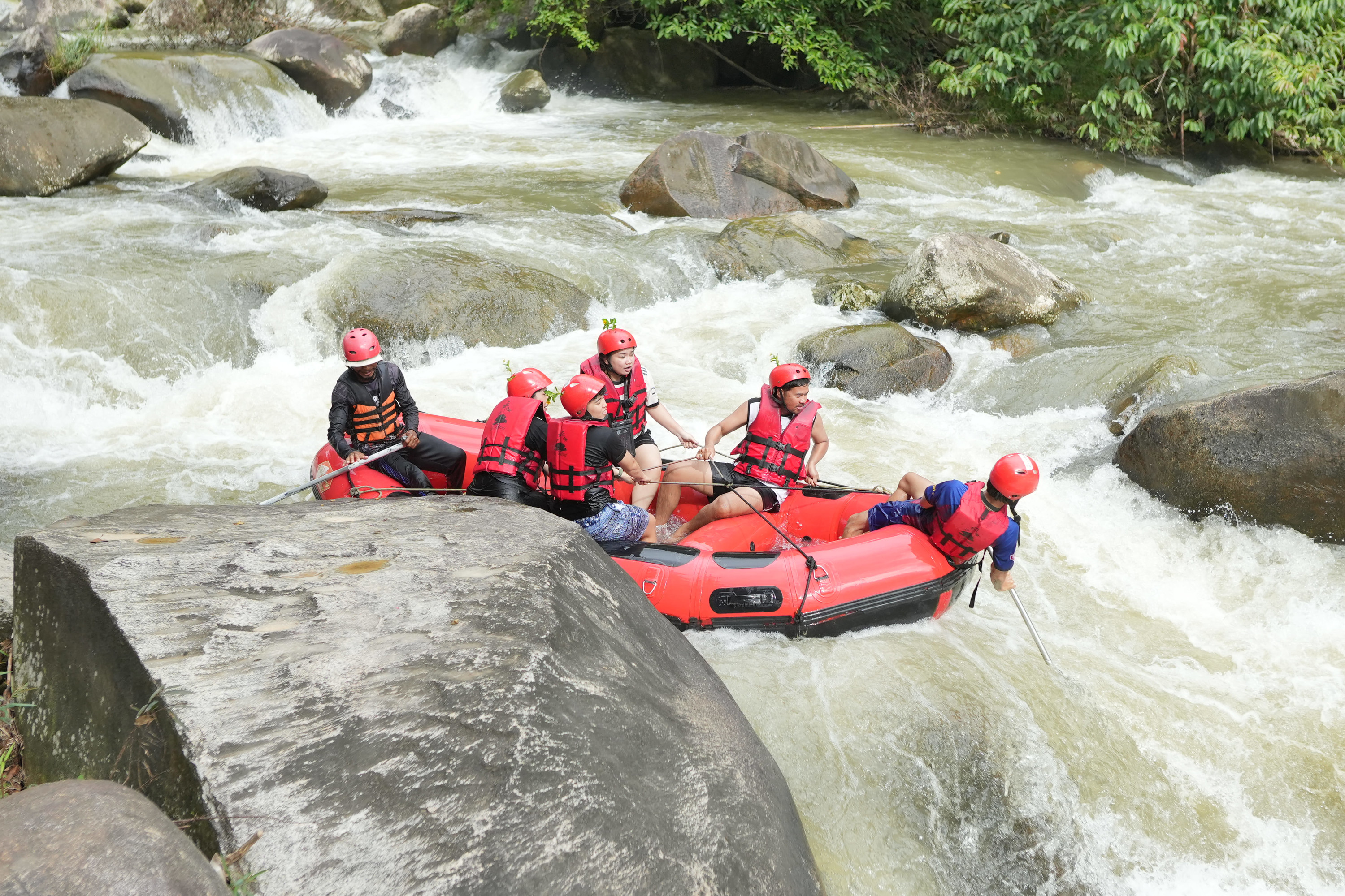 Приключенческий рафтинг, квадроциклы и зиплайн от LE'RAFTING в Пхангнге